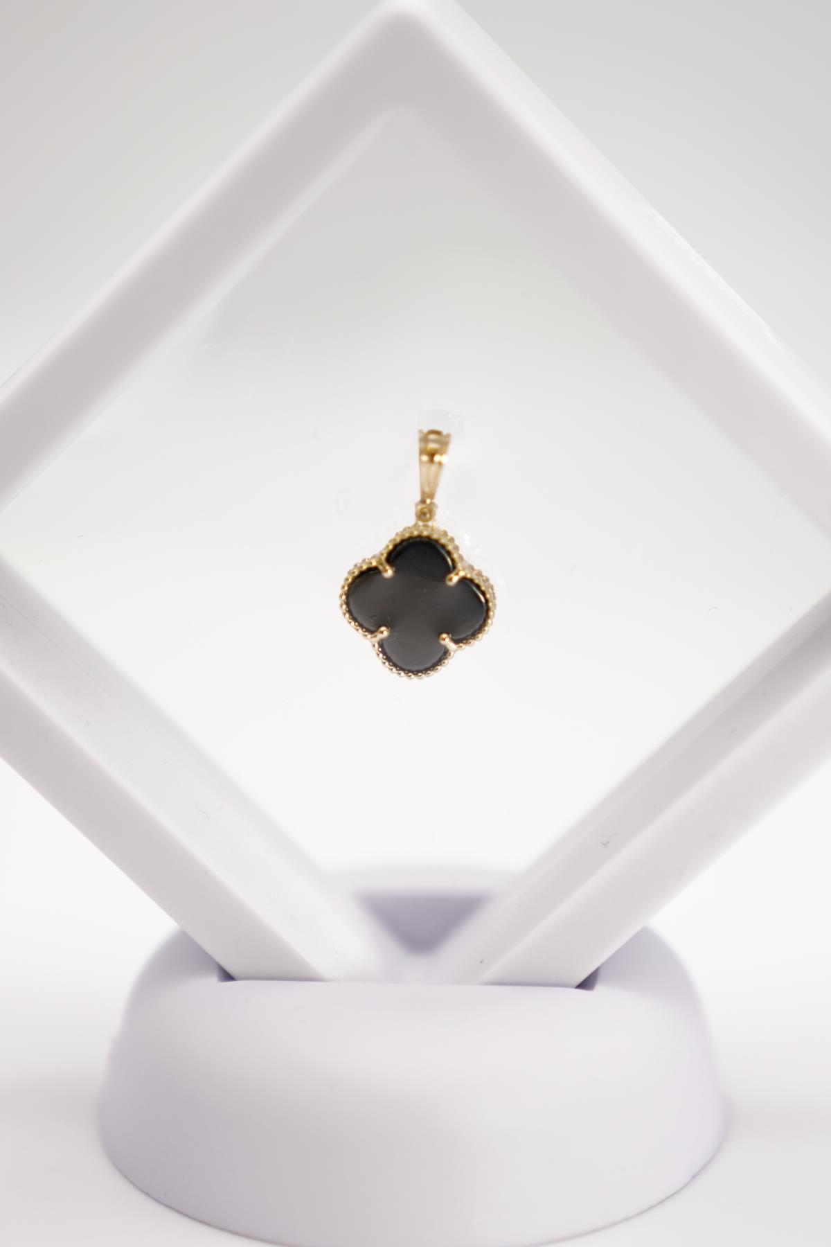 14 Ayar Altın Oniks Taşlı Çift Taraflı Yonca Model Kolye Ucu