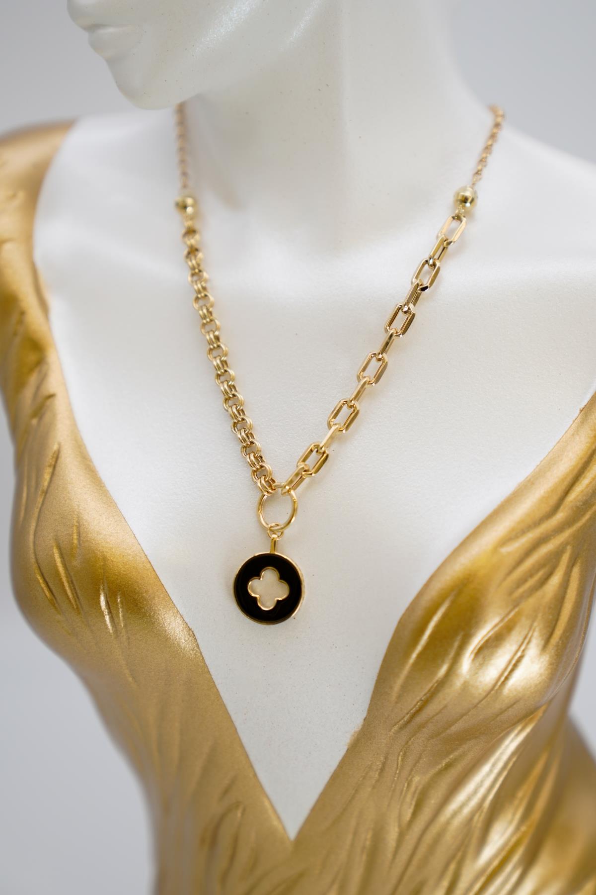 14 Ayar Altın Oniks Taşlı Siyah Yonca Figürlü Zincir Kolye Şık ve Dikkat Çekici Tasarım