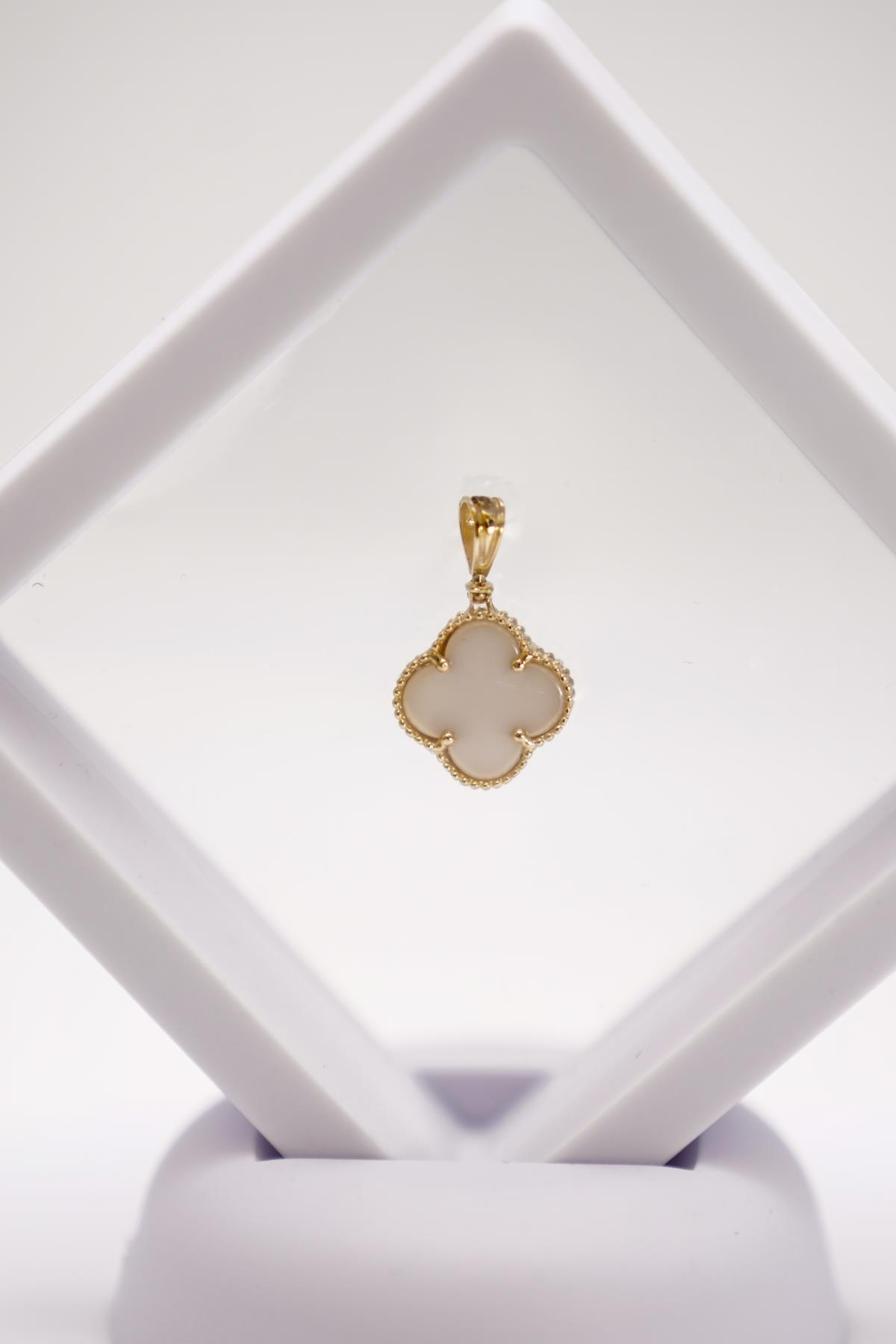 14 Ayar Altın Sedef Taşlı Yonca Model Minimal Kolye Ucu