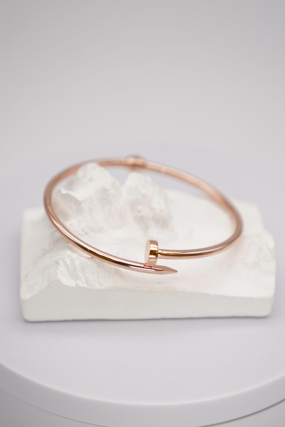 14 Ayar Rose Altın Kadın Bilezik – Kapalı Formda Şık ve Minimal Tasarım