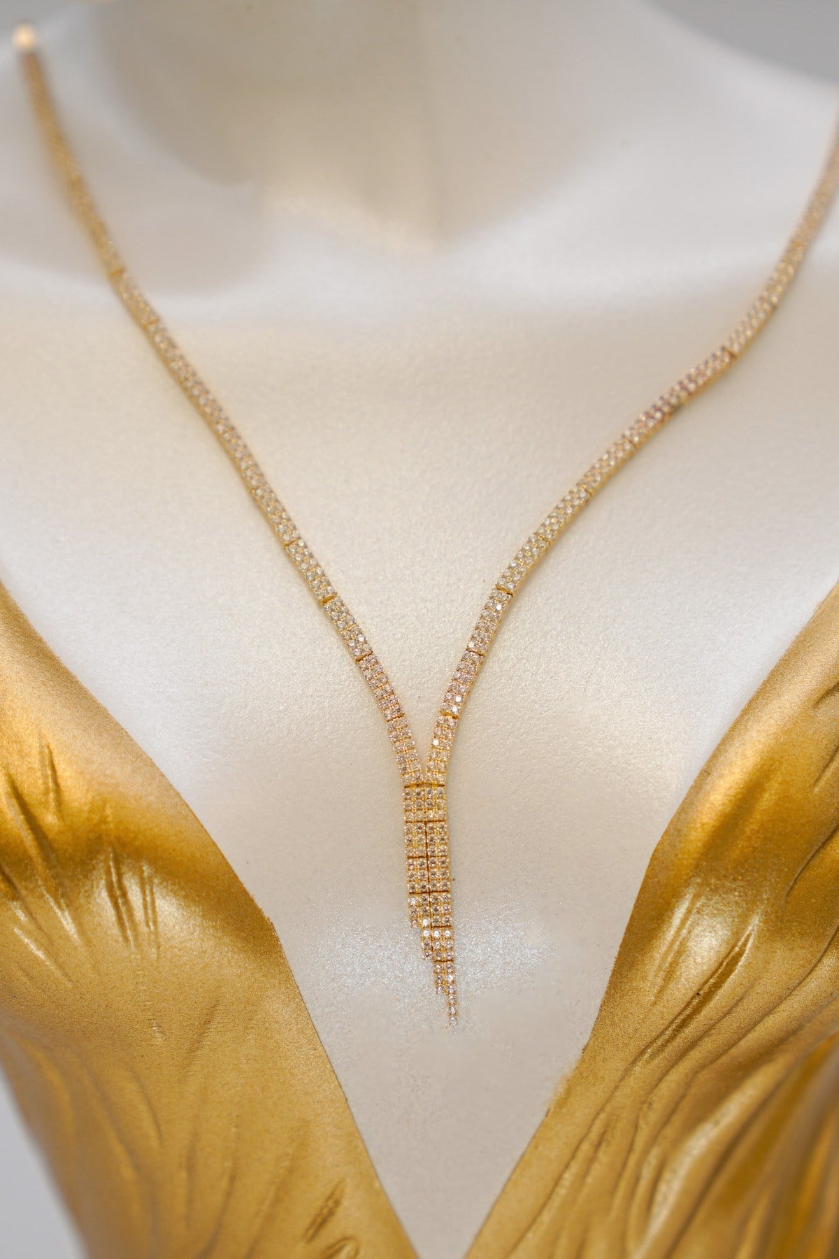 Zircon Stone Waterway Necklace 14 Carat