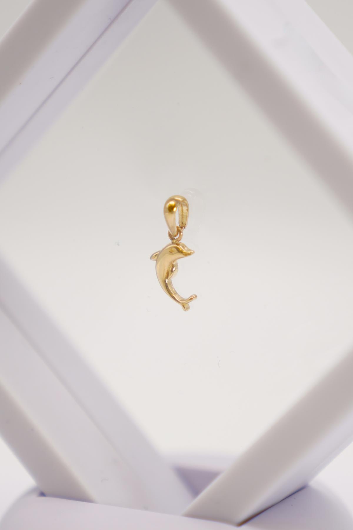 14 Ayar Sarı Altın Yunus Figürlü Minimal Kolye Ucu – Zarif ve Anlamlı Takı Detayı