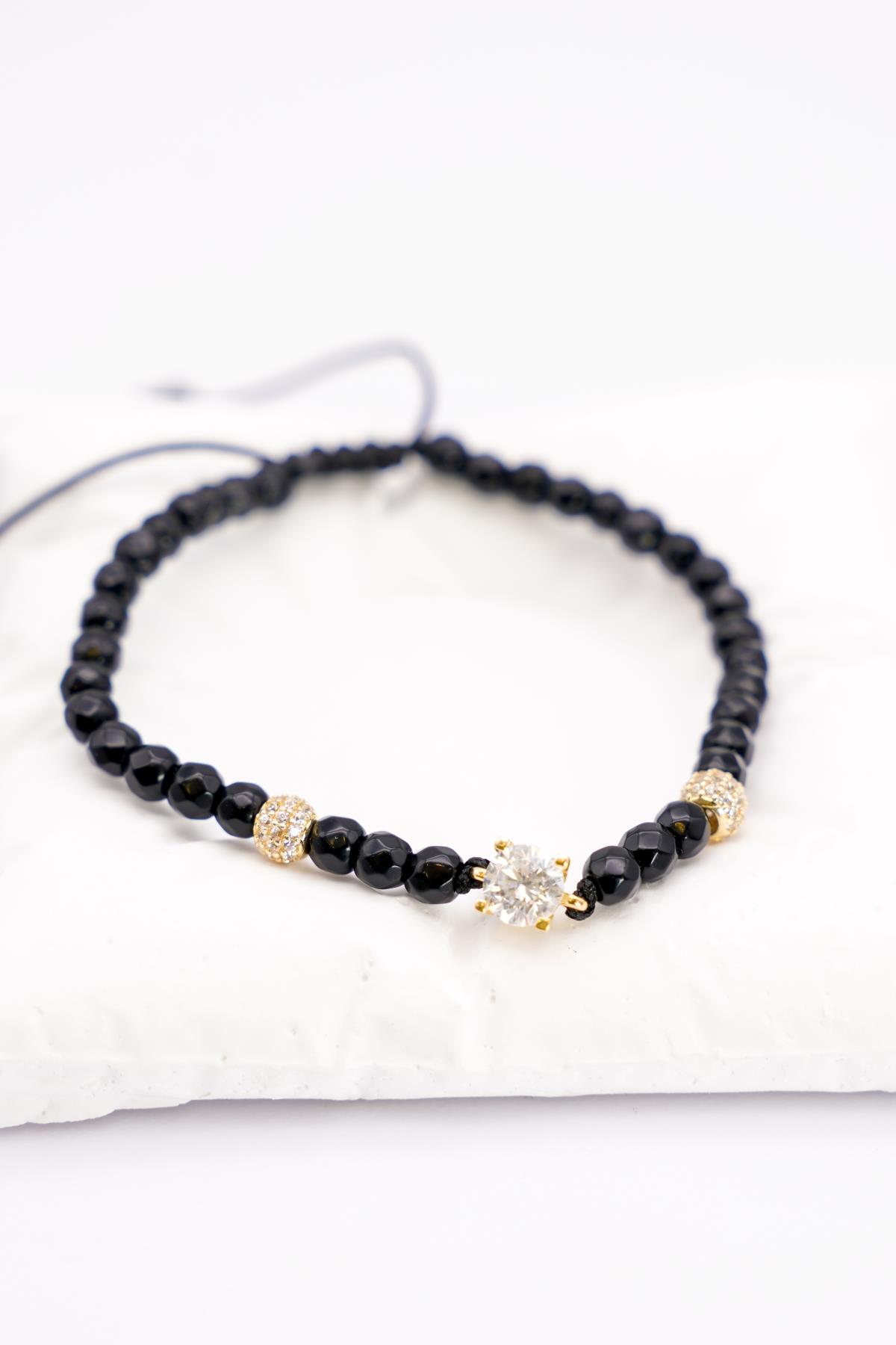 14 Ayar Siyah Oniks Boncuklu Altın Bileklik – Ayarlanabilir, Şık ve Modern Tasarım