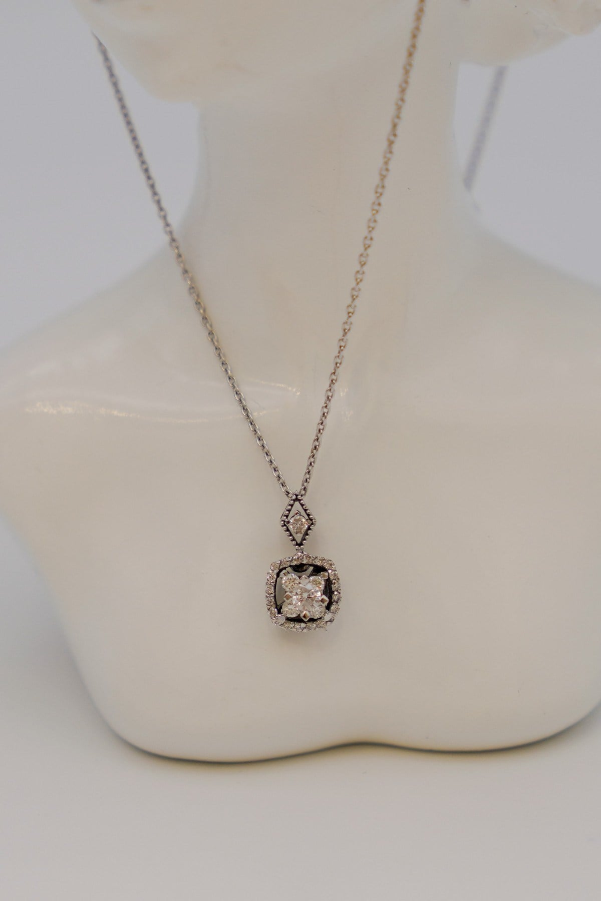 Diamond Necklace 18 Carat