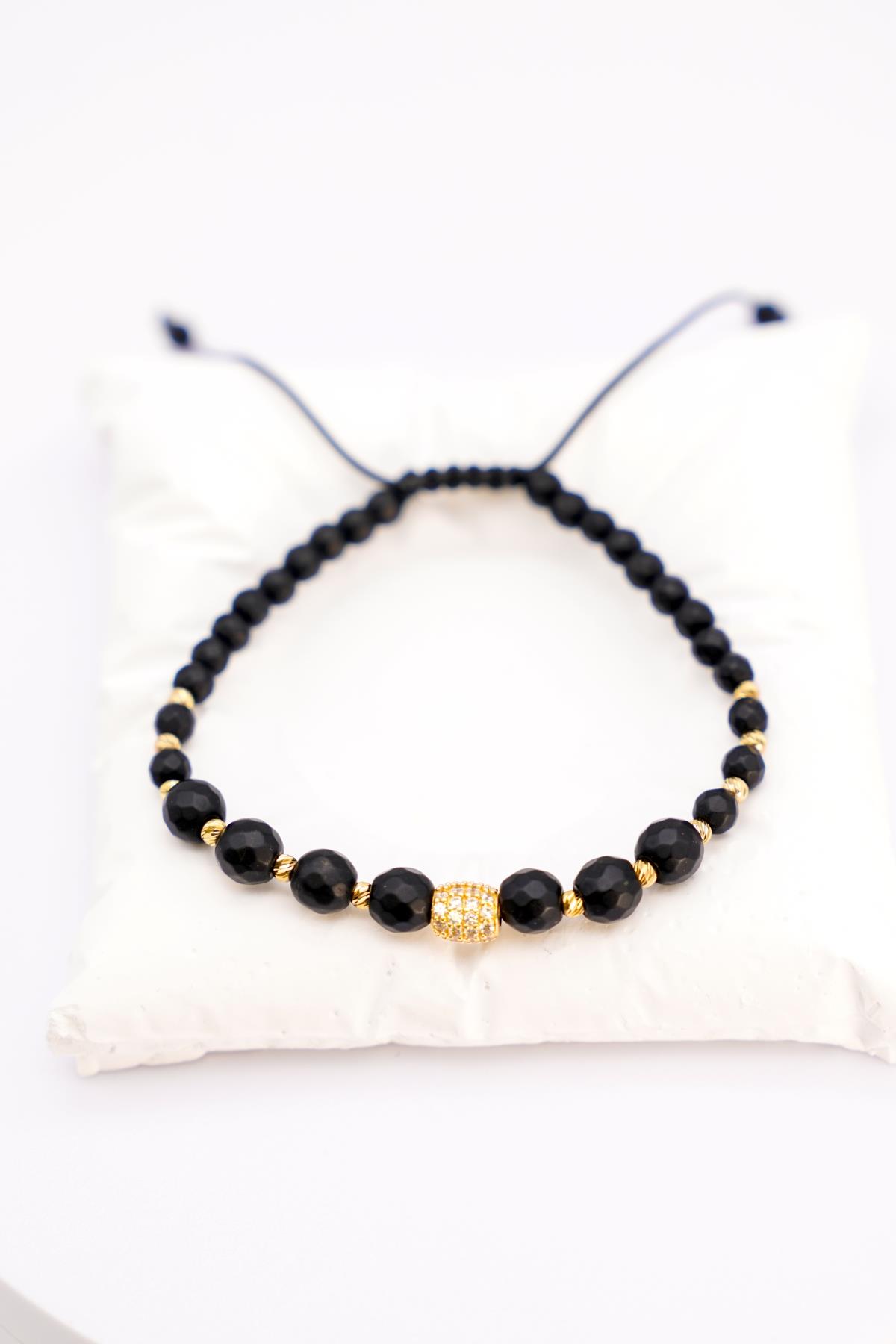 Ayarlanabilir Siyah Oniks Taşlı 14 Ayar Altın Dorika Detaylı Bileklik – Şık ve Unisex Tasarım