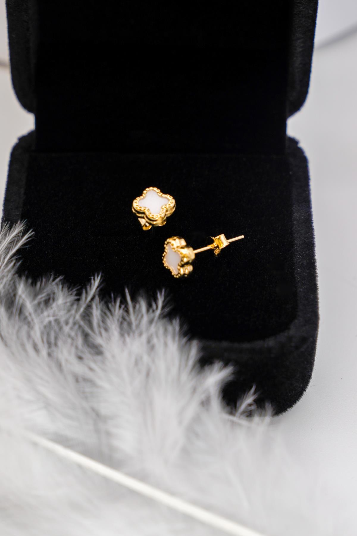 Beyaz Mine Detaylı 14 Ayar Altın Küpe I Minimal ve Zarif Stil