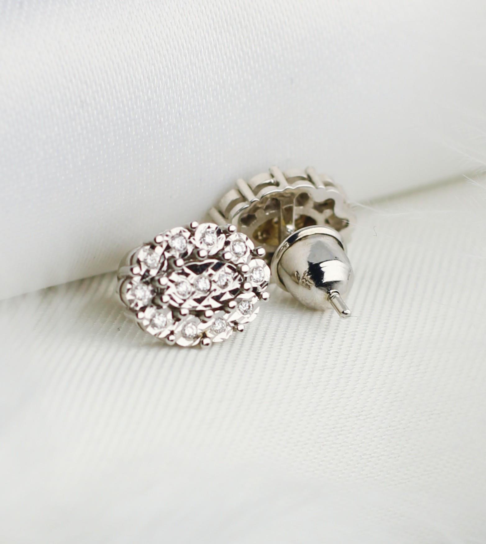  Flower Figured Diamond Earrings 14 Carat