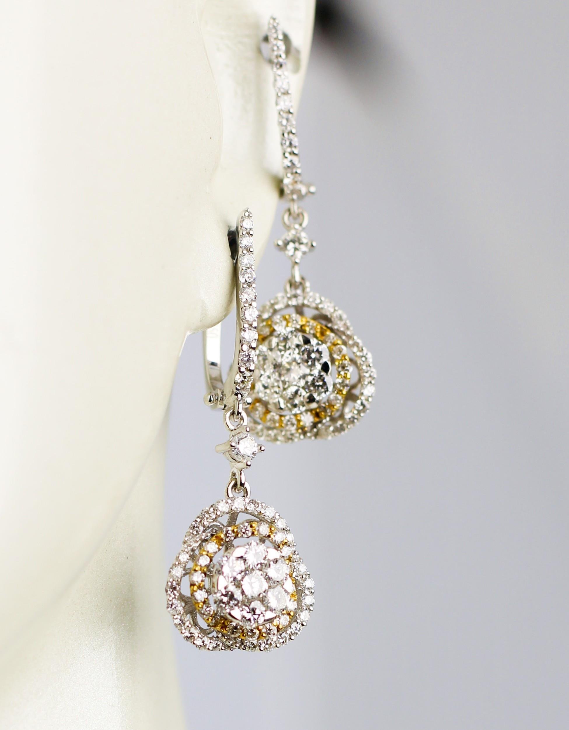 Flower Figured Diamond Earrings 18 Carat