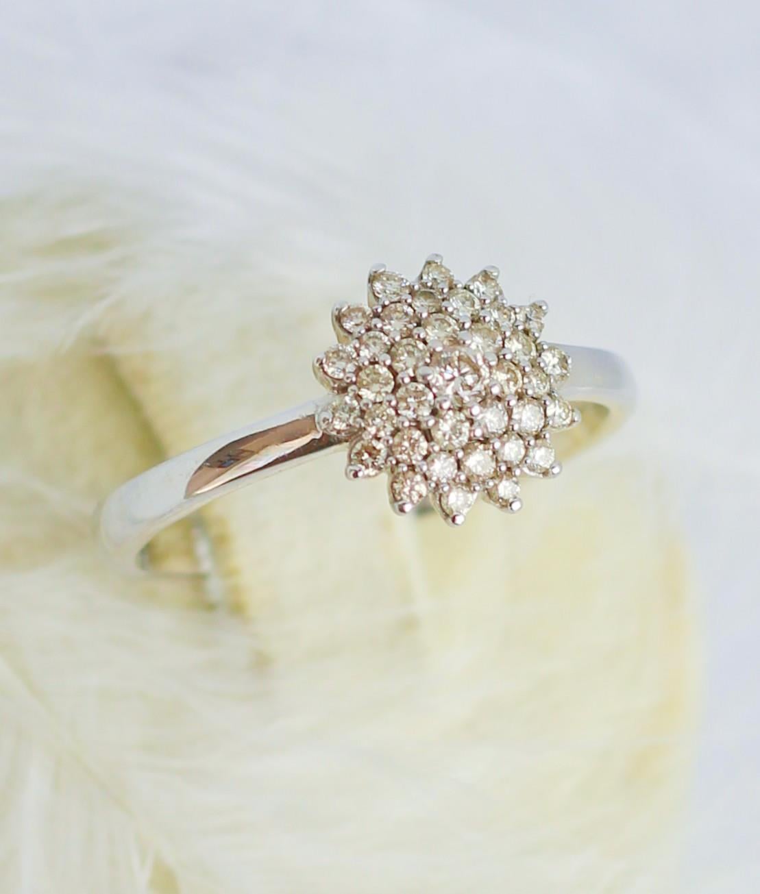 Flower Figured Ring 14 Carat