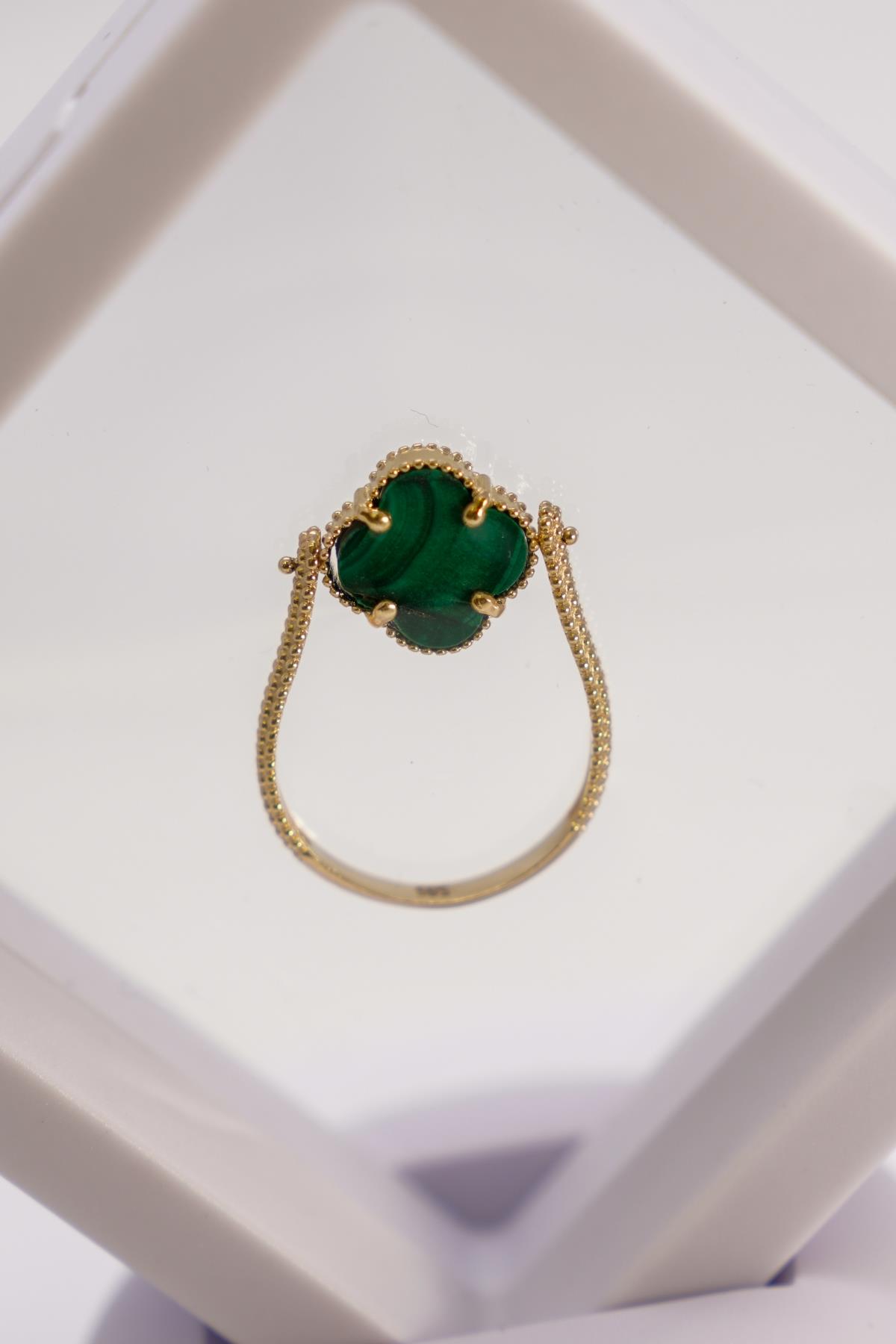 Çift Taraflı Yonca Figürlü 14 Ayar Altın Yüzük – Zarif ve Sembolik Detaylarla Tasarlandı