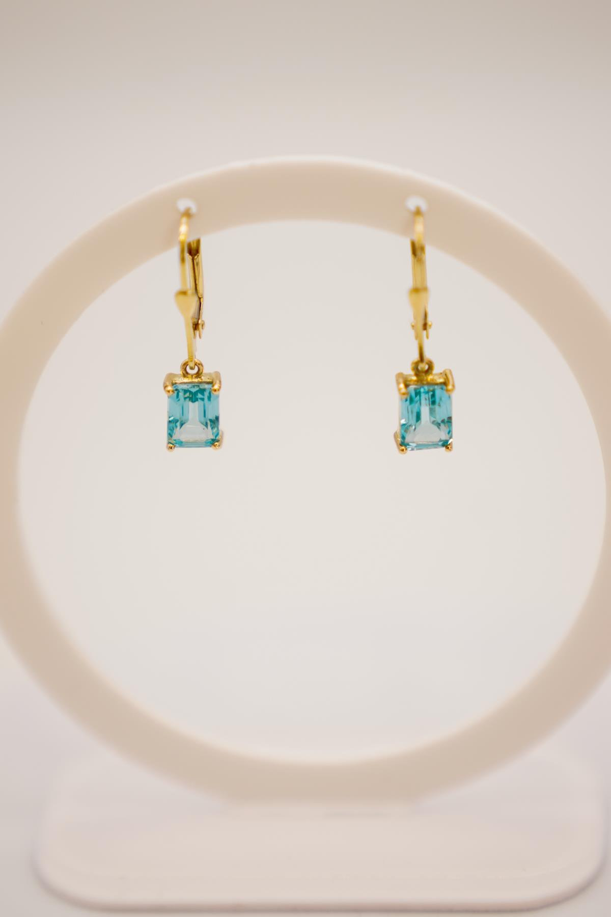 Dikdörtgen Mavi Topaz Taşlı 14 Ayar Altın Küpe | Işıltılı ve Şık Görünüm