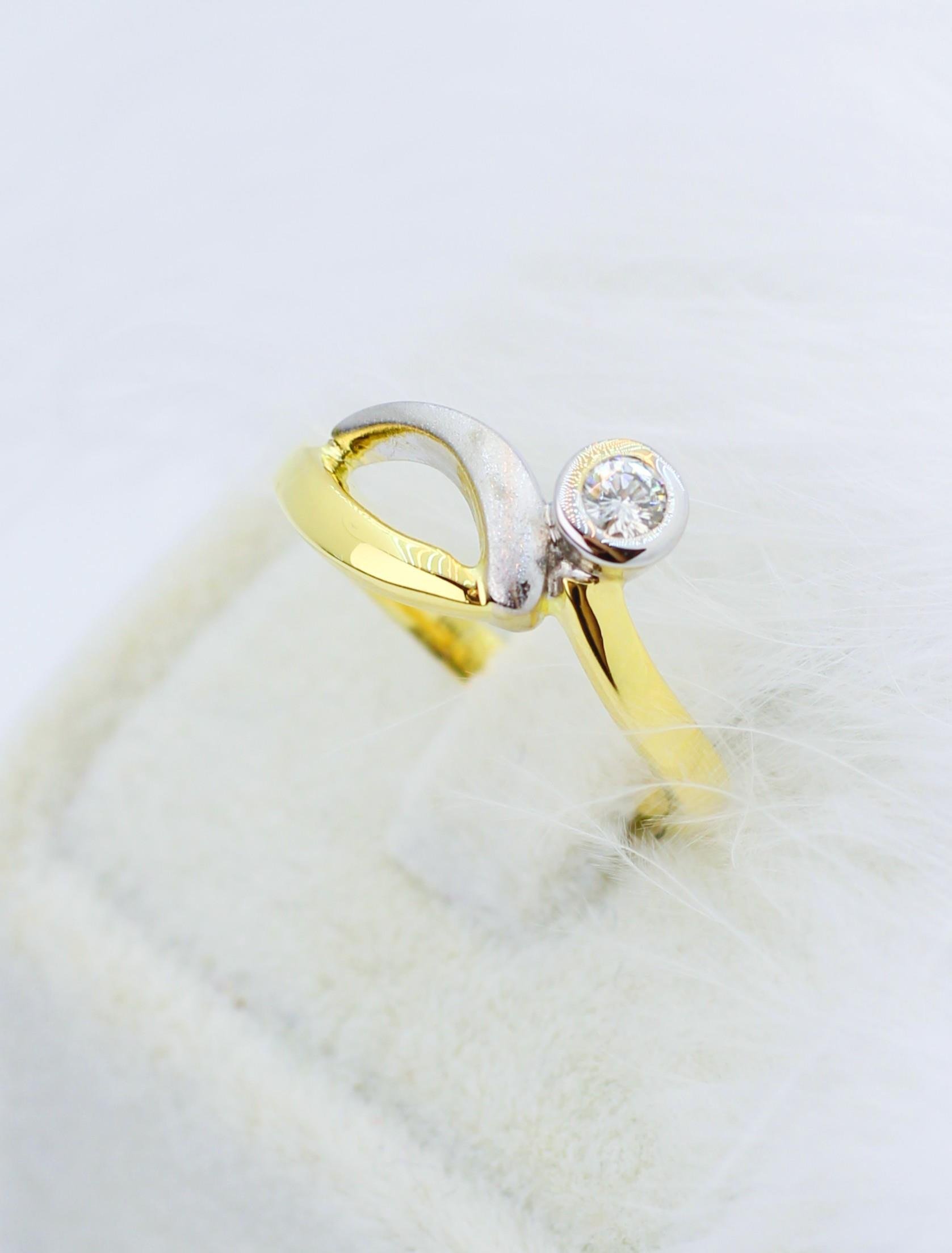  Fantasy Diamond Ring 18 Carat