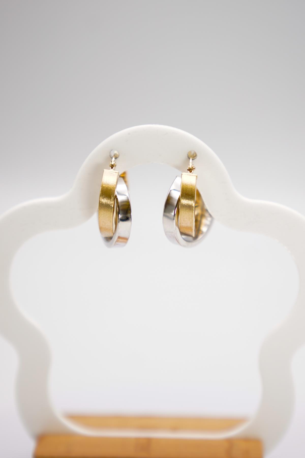 İki Renkli 14 Ayar Altın Fantasy Küpe – Geniş Formlu Zarif Tasarım Kadınlara Özel Takı Modeli