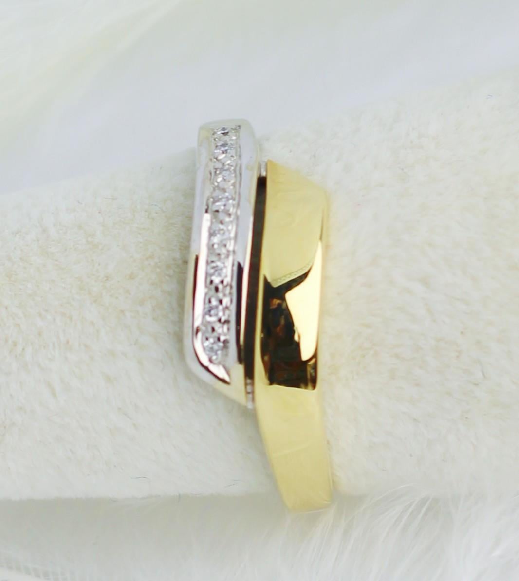 Classic Diamond Ring 14 Carat