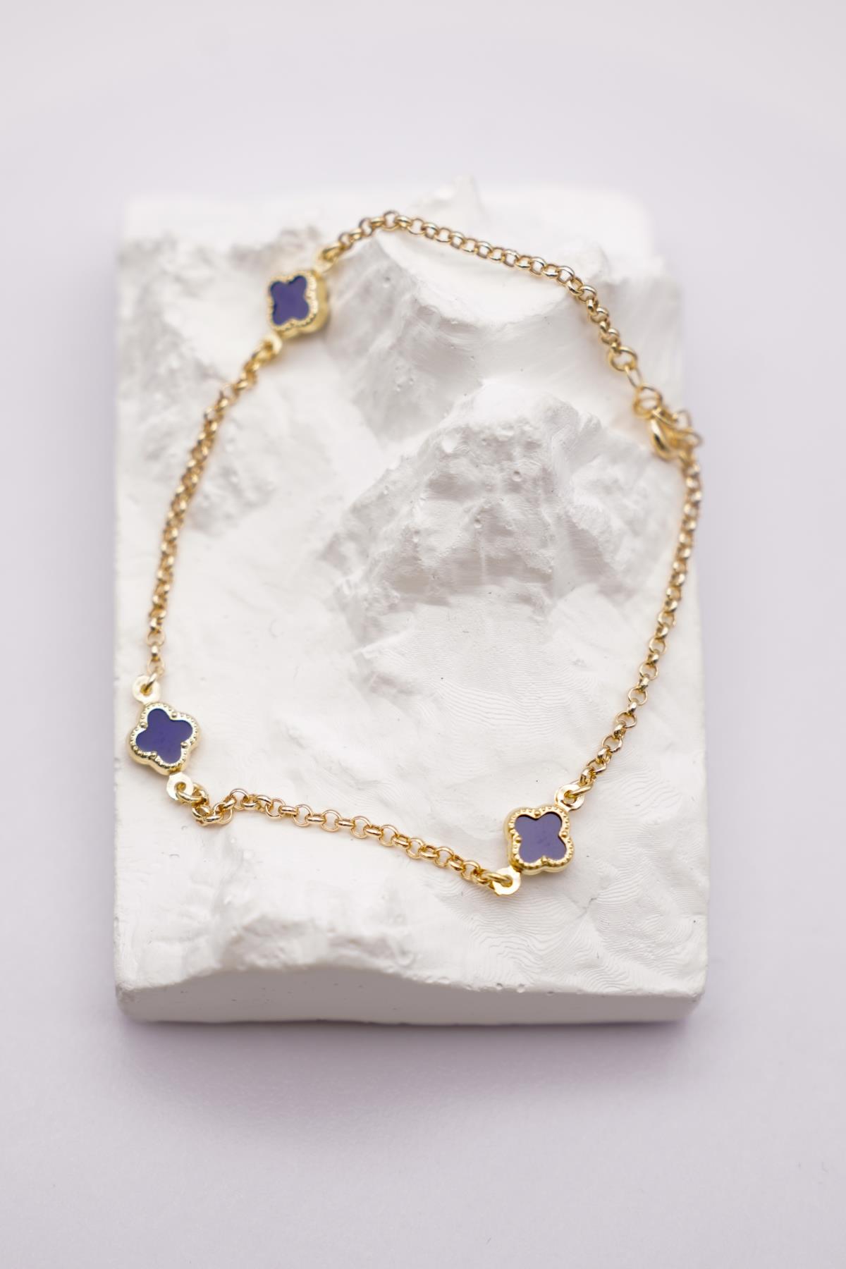 Lacivert Taş Detaylı 14 Ayar Altın Zincir Bileklik – Şık ve Zarif Görünüme Sahip Model