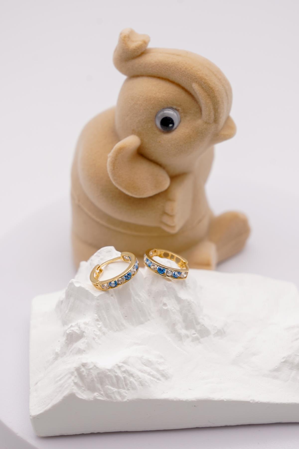 Mavi Zirkon Taşlı 14 Ayar Altın Çocuk Küpe – Şık Tasarımlı, Zarif ve Günlük Kullanıma Uygun