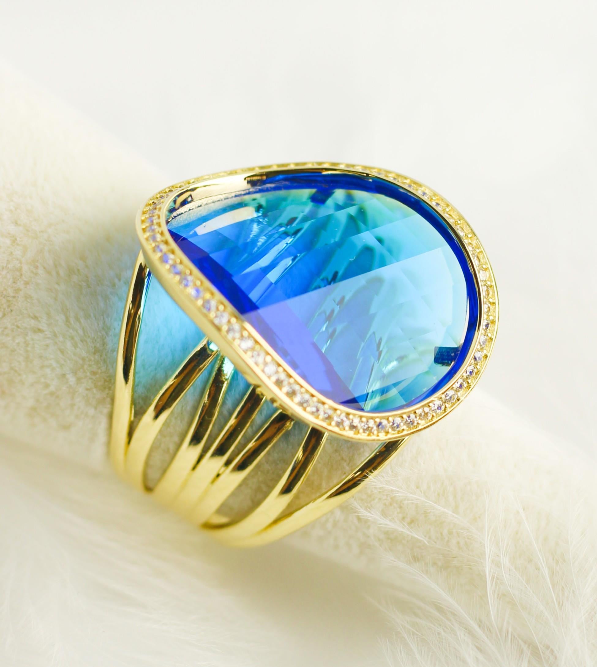 Fantasiering aus blauem Zirkonstein, 14 Karat