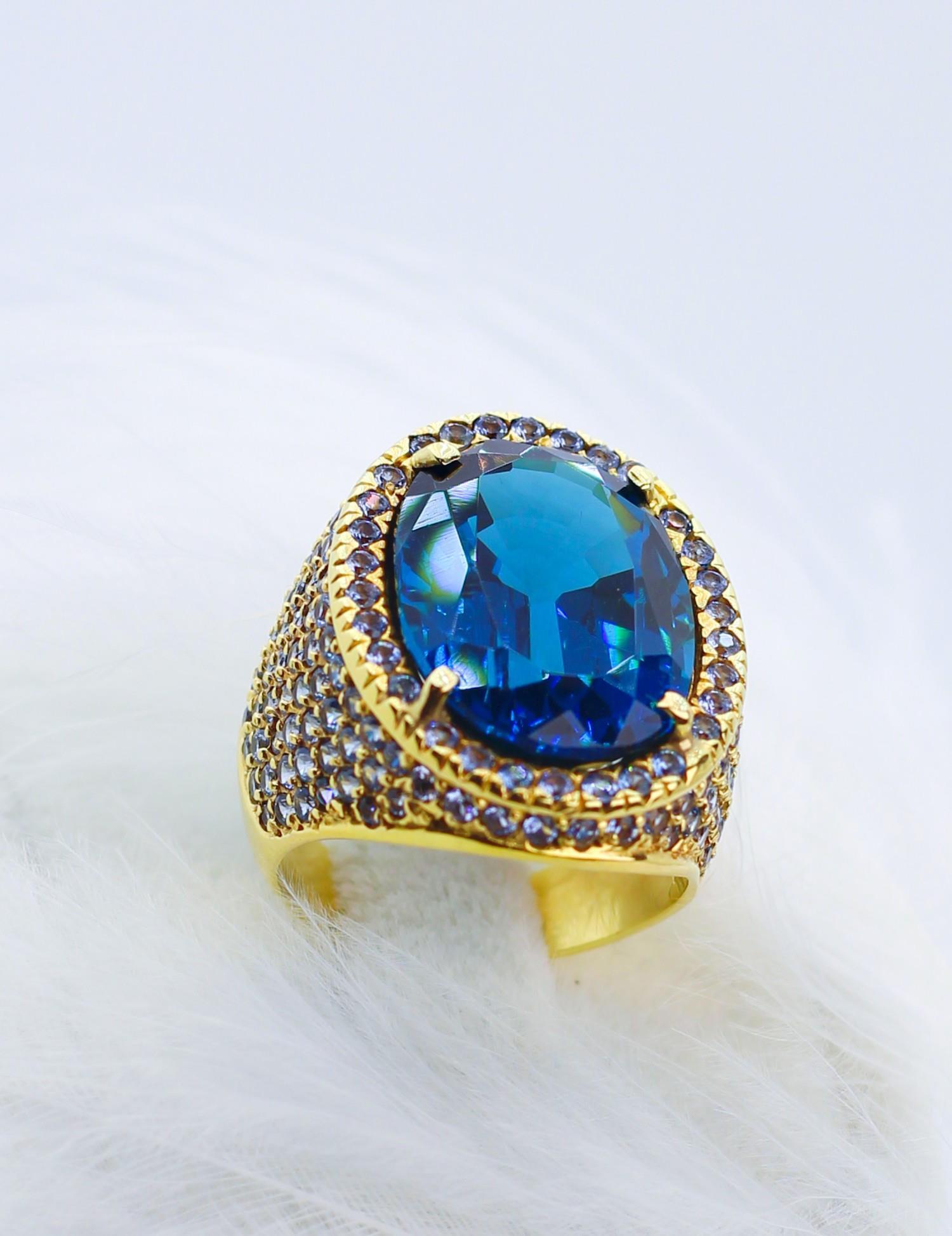 BlueTopaz Ring 14 Carat