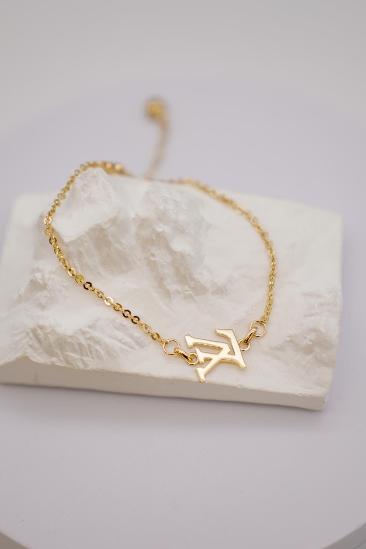 Minimal Harf Detaylı 14 Ayar Altın Bileklik – Zarif Zincir Tasarım, Ayarlanabilir Model