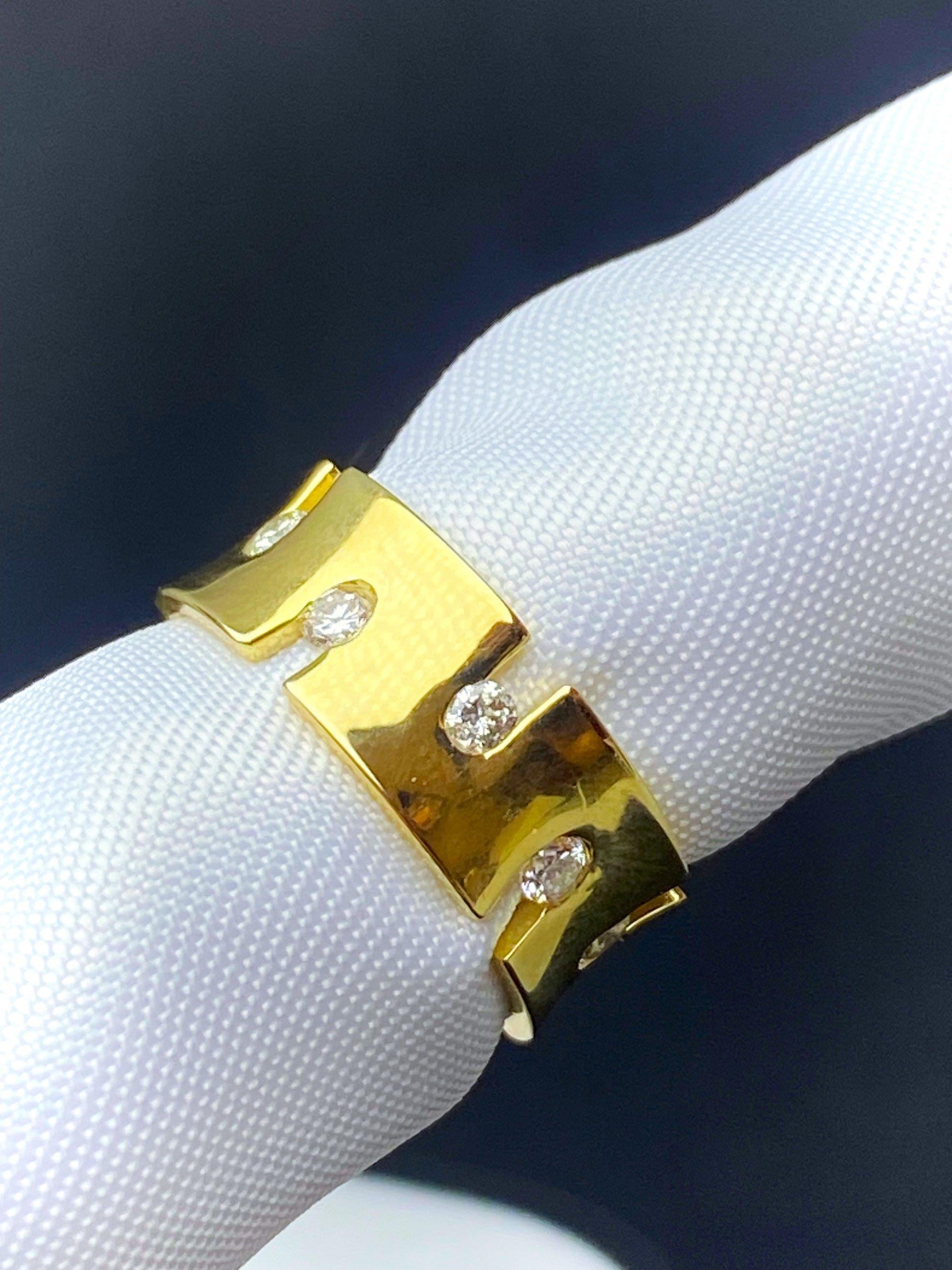 Diamond Crown Model Ring 14 Carat
