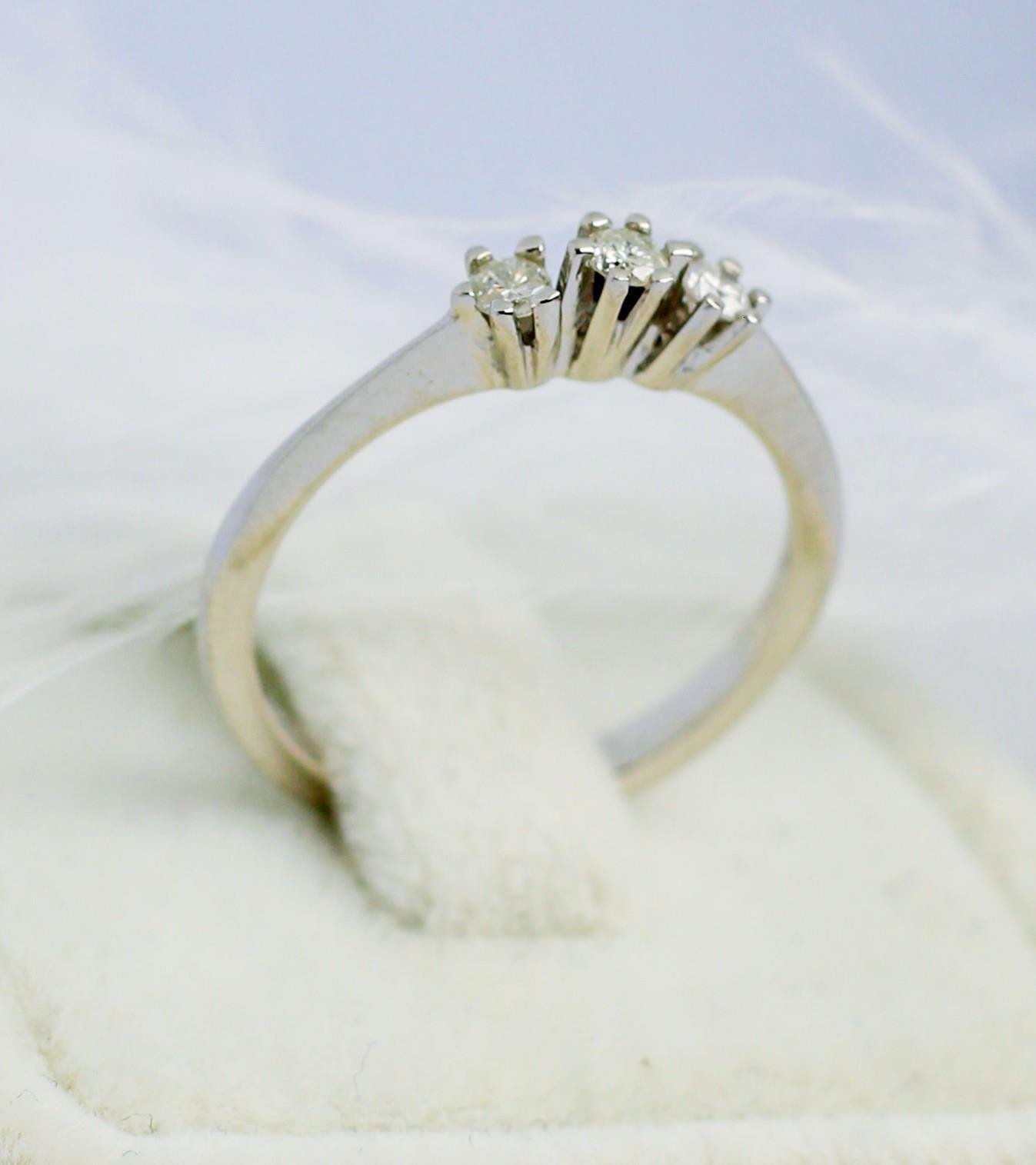 Diamant-Ring mit drei Steinen, 18 Karat