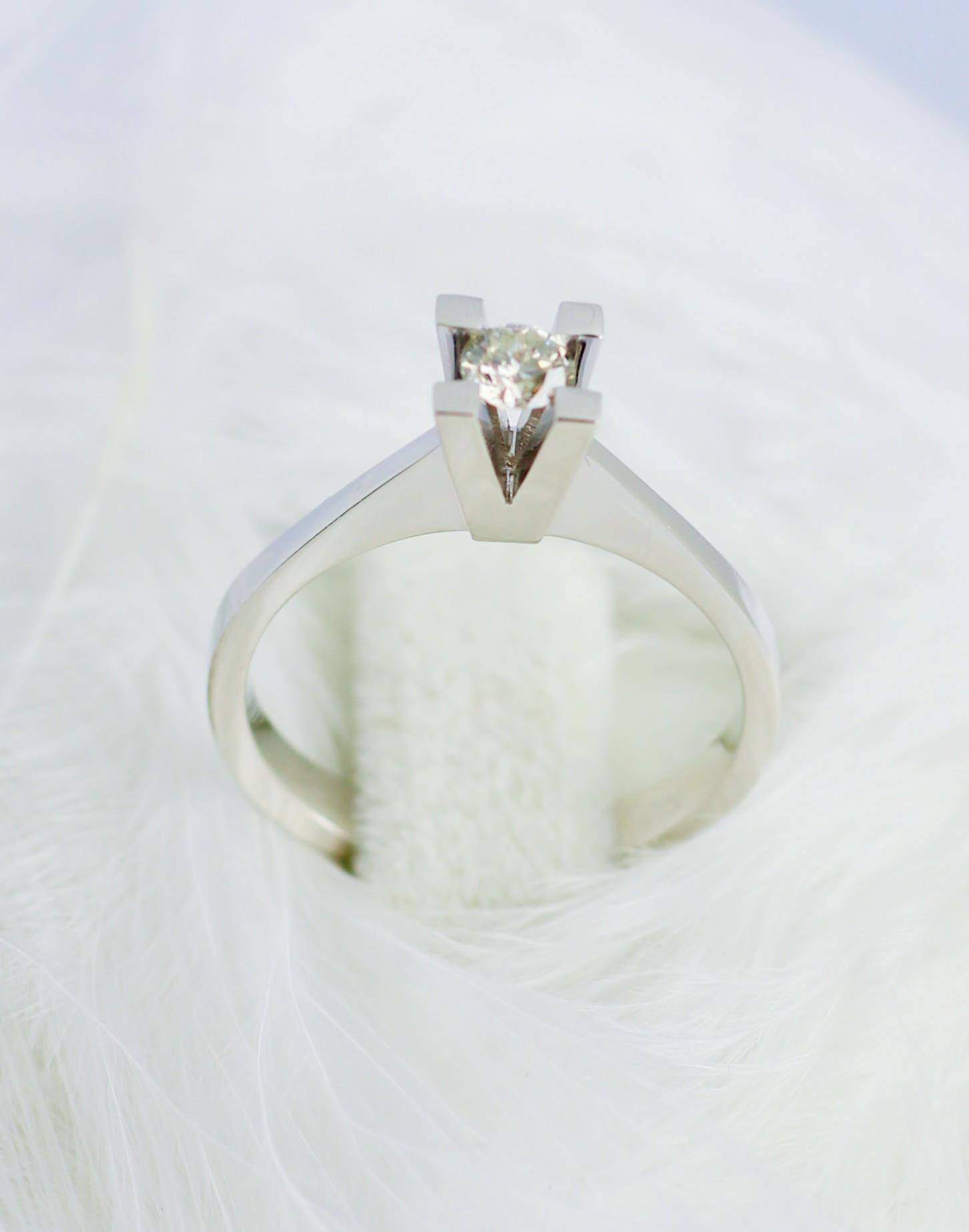 Diamond Ring 14 Carat