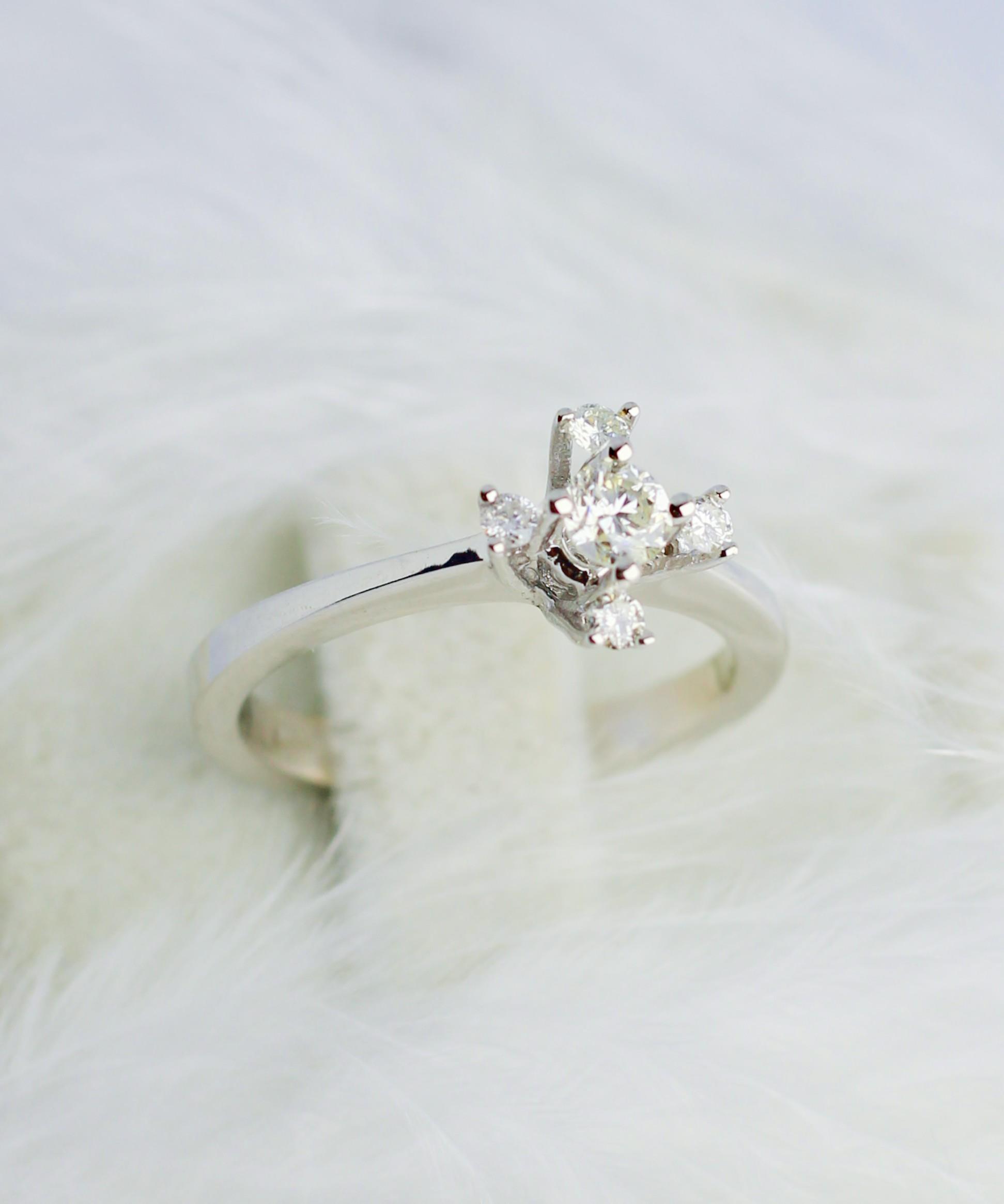 Diamond Ring 18 Carat