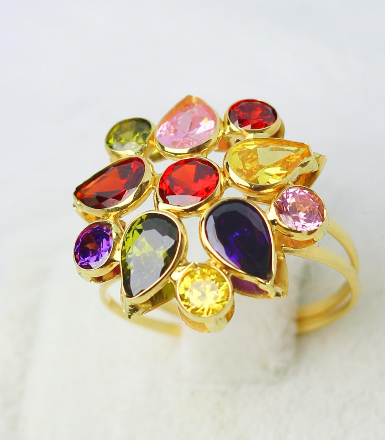 Bvlgari-Ring mit farbigem Stein, 14 Karat
