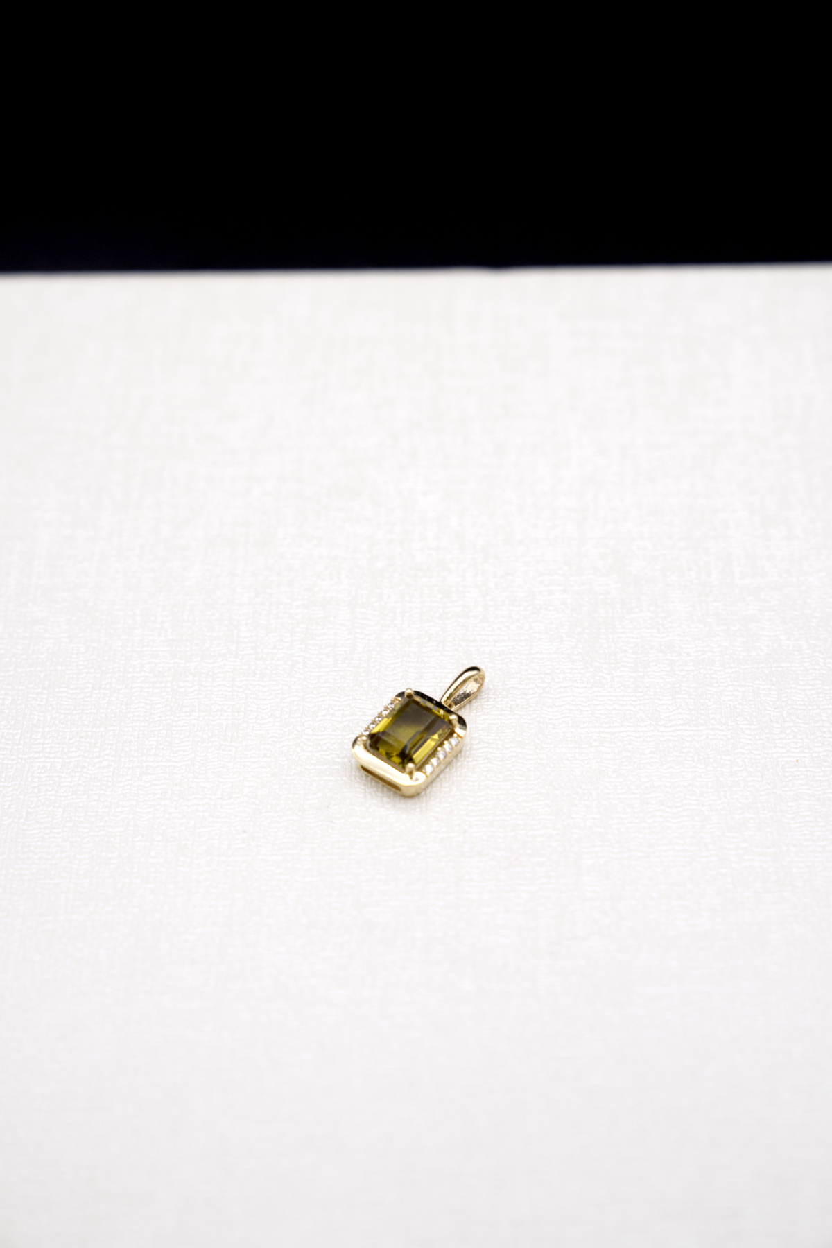 Sultanit Taşlı Kolye Ucu 14 Ayar