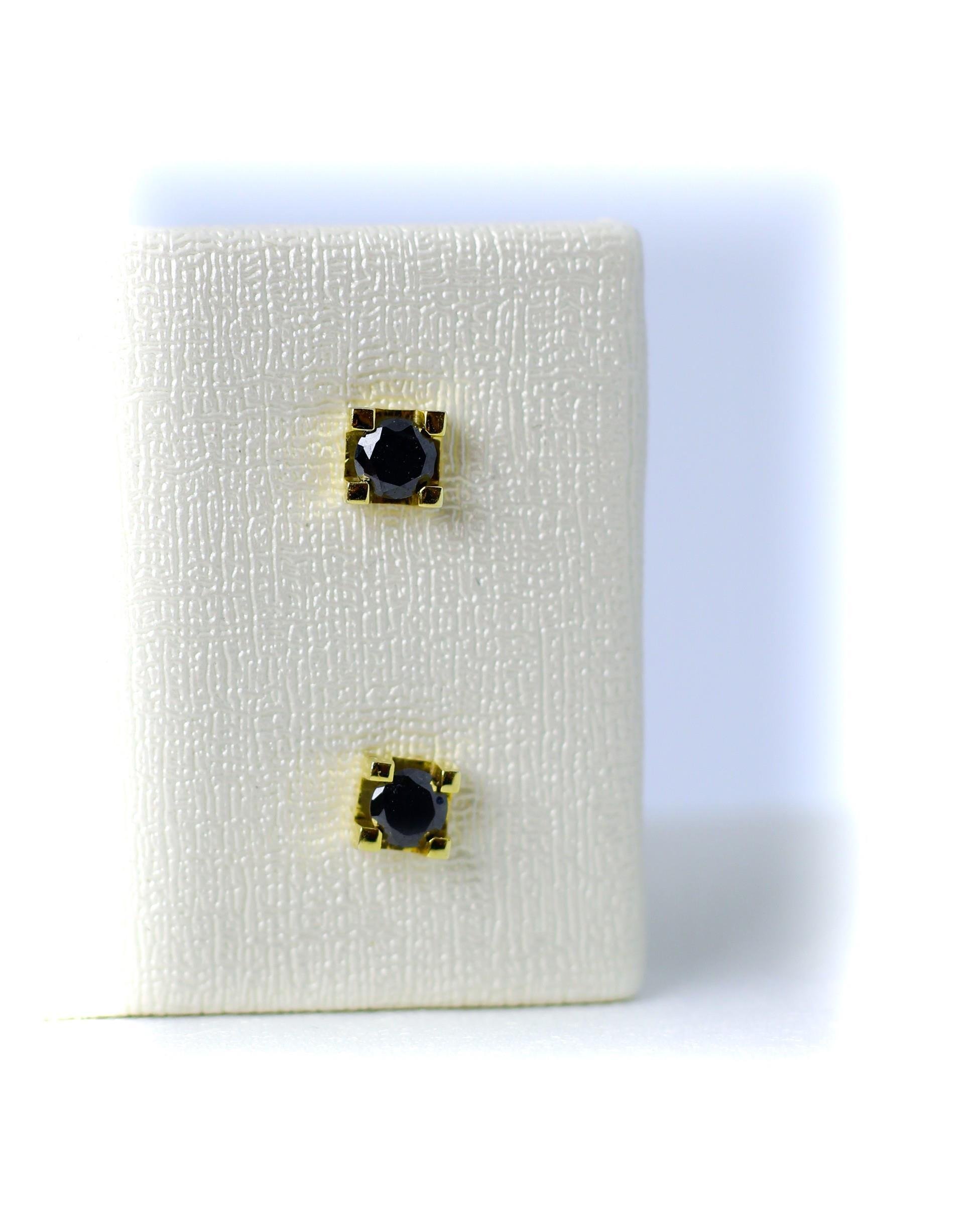 Solitaire Black Diamond Stud Earring 14 Carat