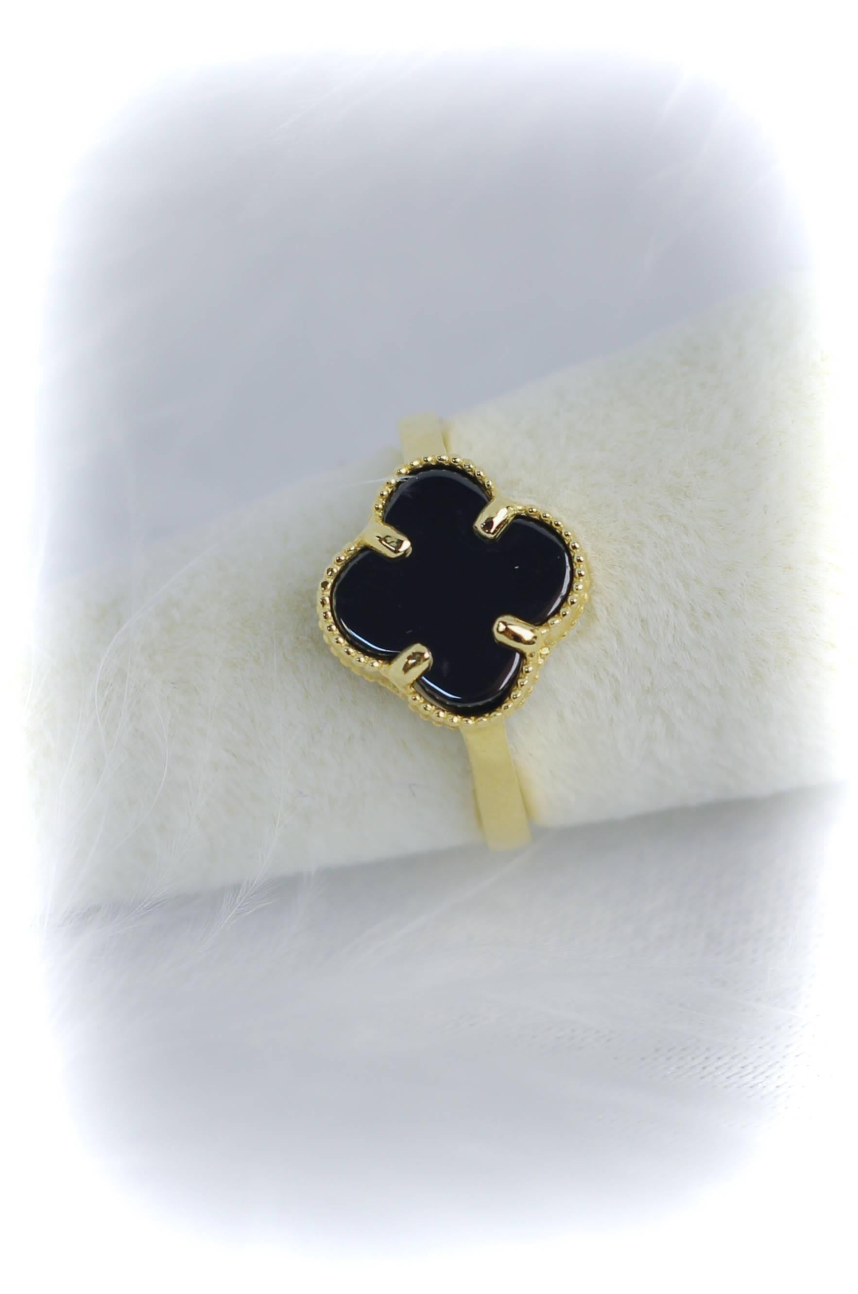 Van Cleeff Black Stone Ring 14 Carat