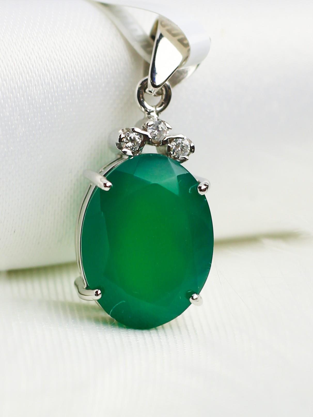 Green Stone Diamond Pendant 14 Carat