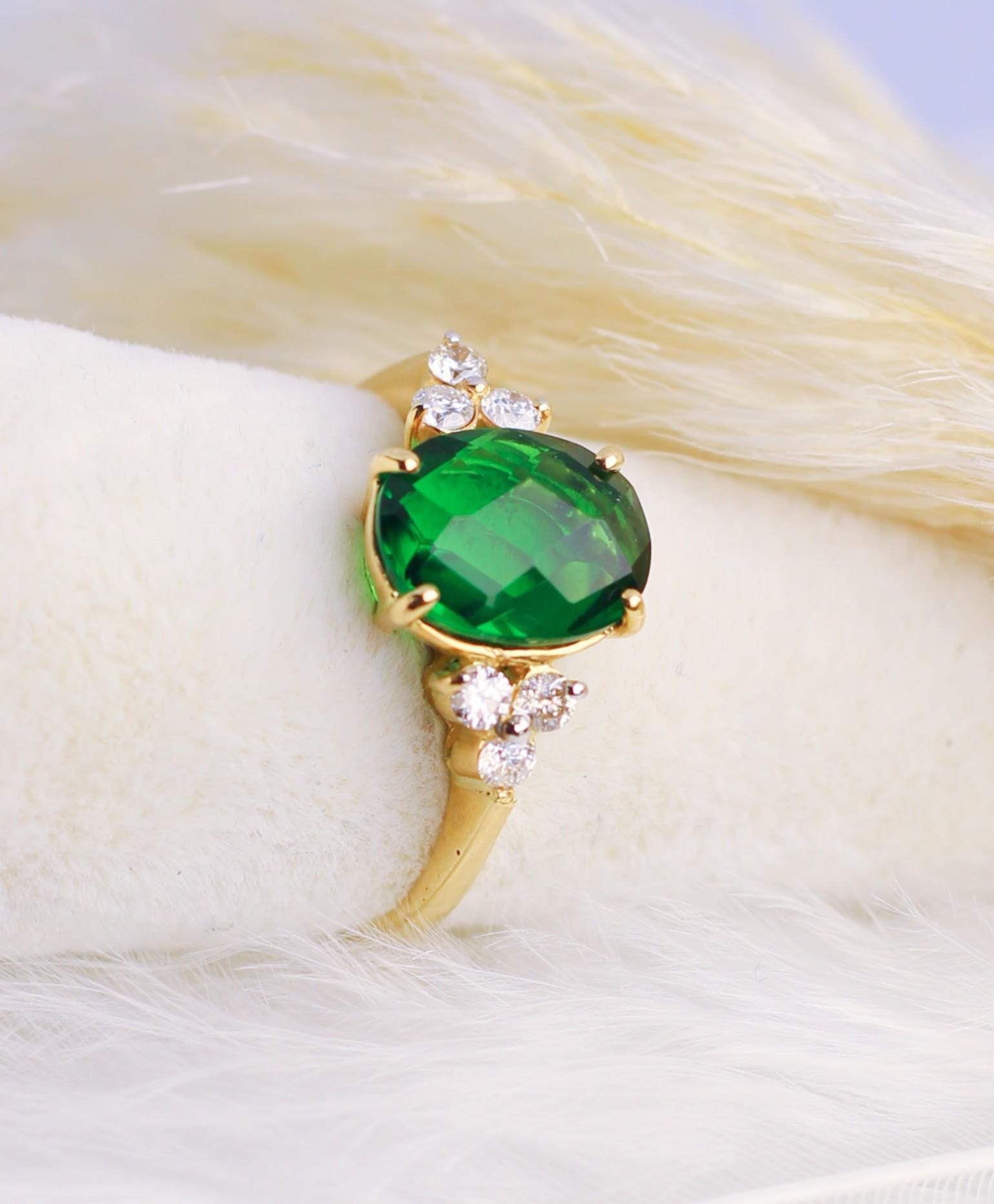 Green Stone Diamond Ring 14 Carat