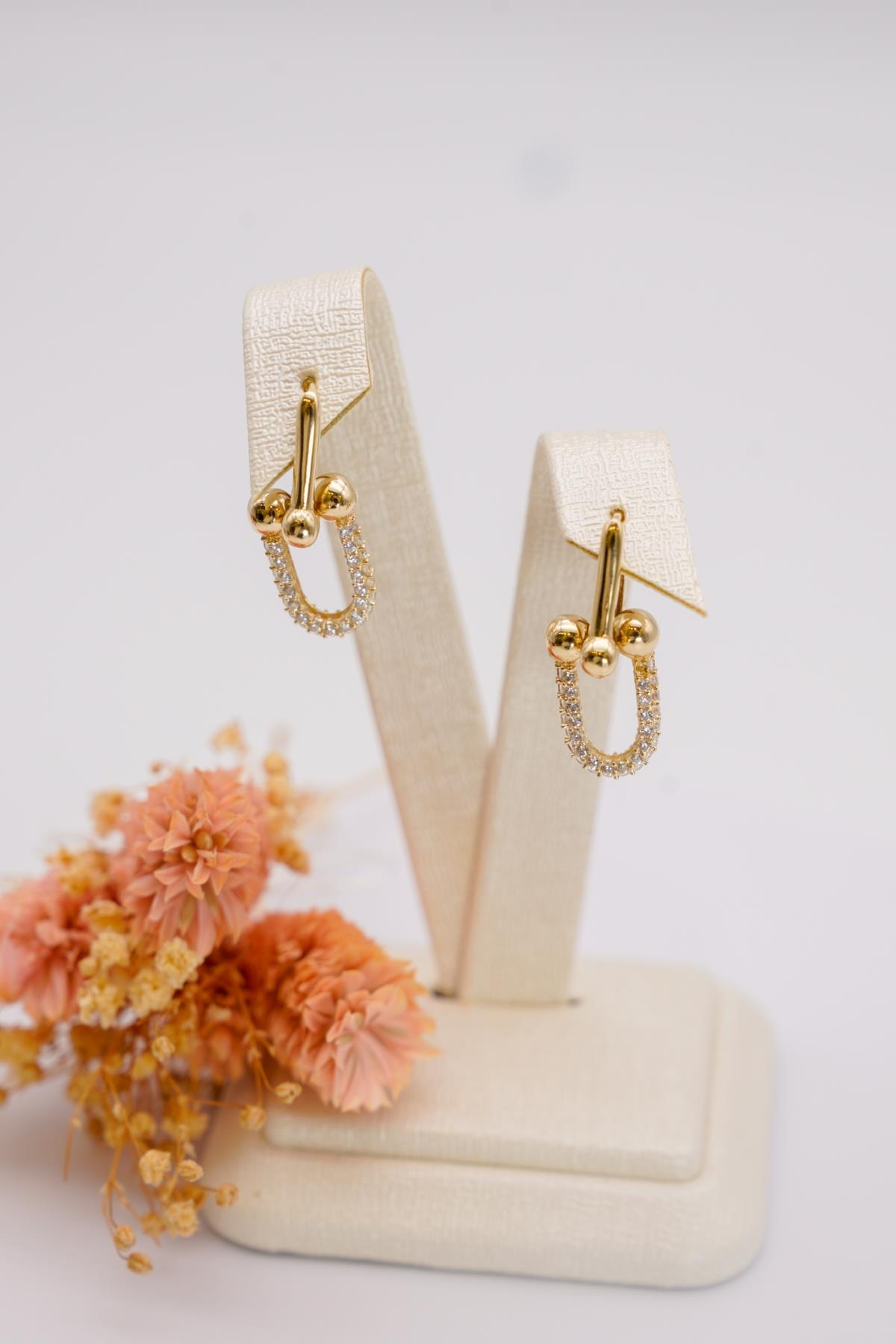 Zincir Detaylı Modern Formlu 14 Ayar Altın Küpe I Şık ve Minimal Tasarım