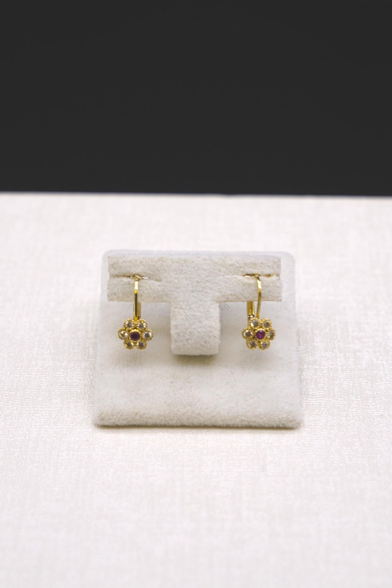 Zirkon Taşlı Çiçek Figürlü Küpe 14 Ayar