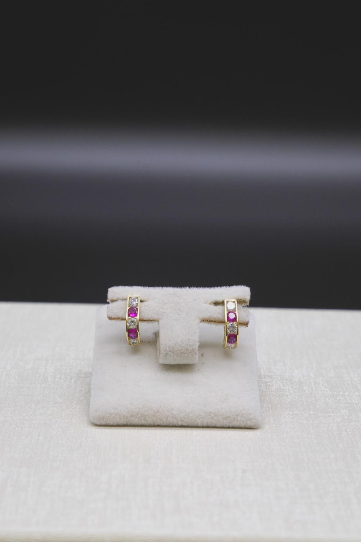 Zirkon Taşlı Çocuk Küpe 14 Ayar