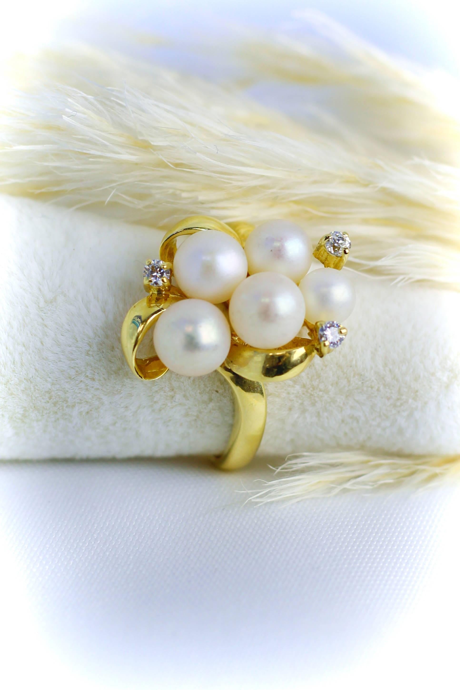 Zircon Stone Pearl Ring 14 Carat