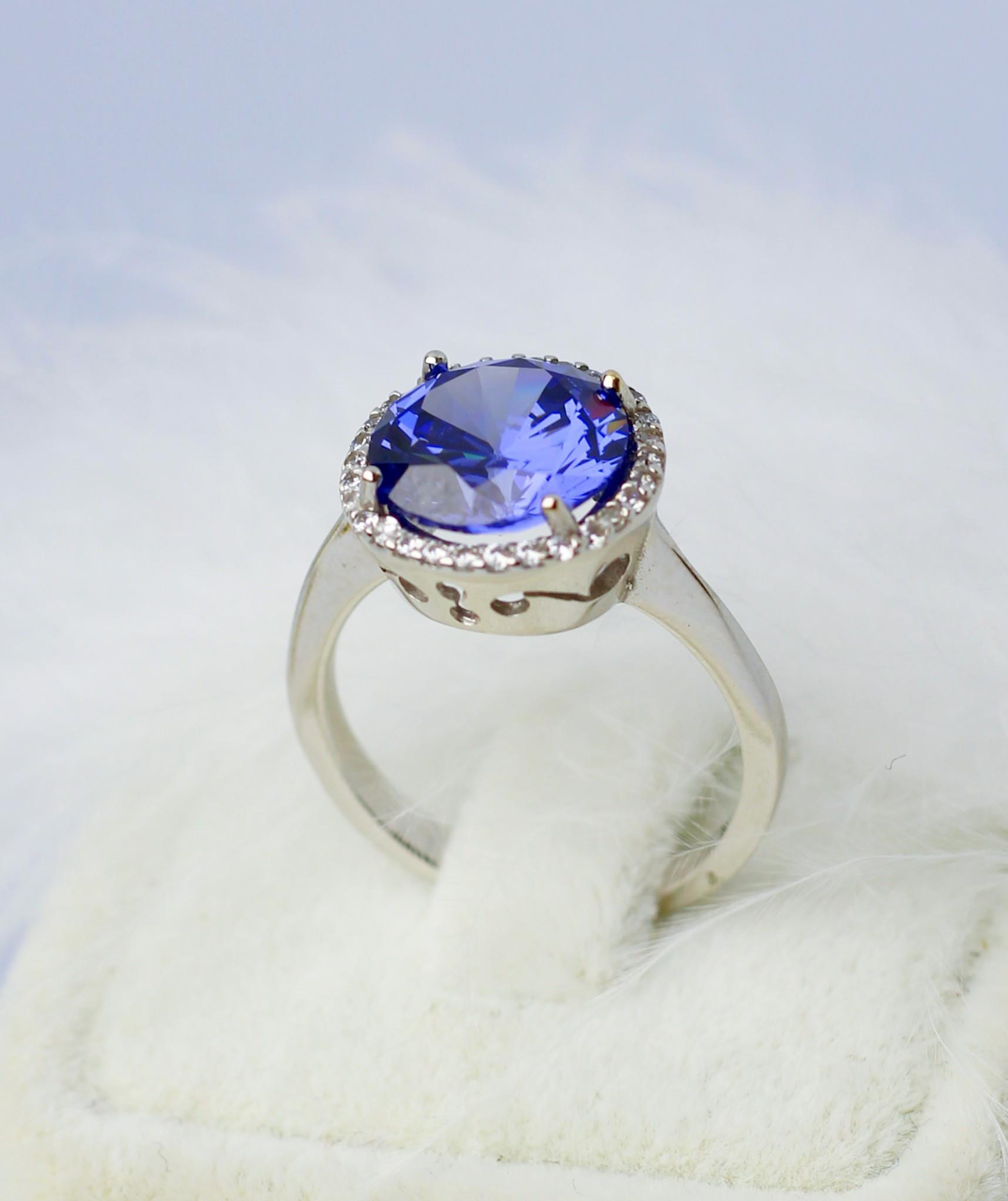 Zircon Stone Tanzanite Ring 14 Carat