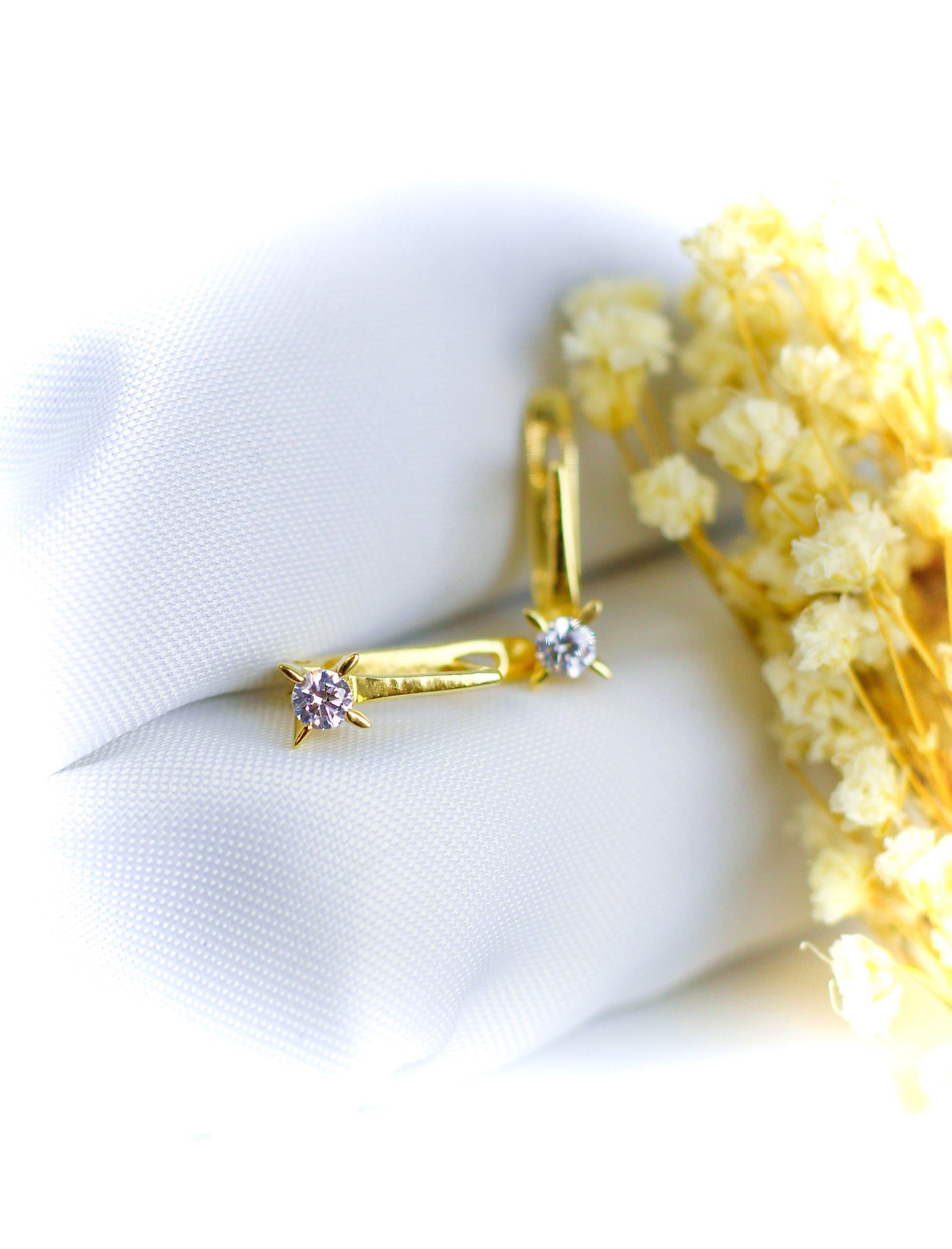 Zircon Stone Solitaire Earring 14 Carat