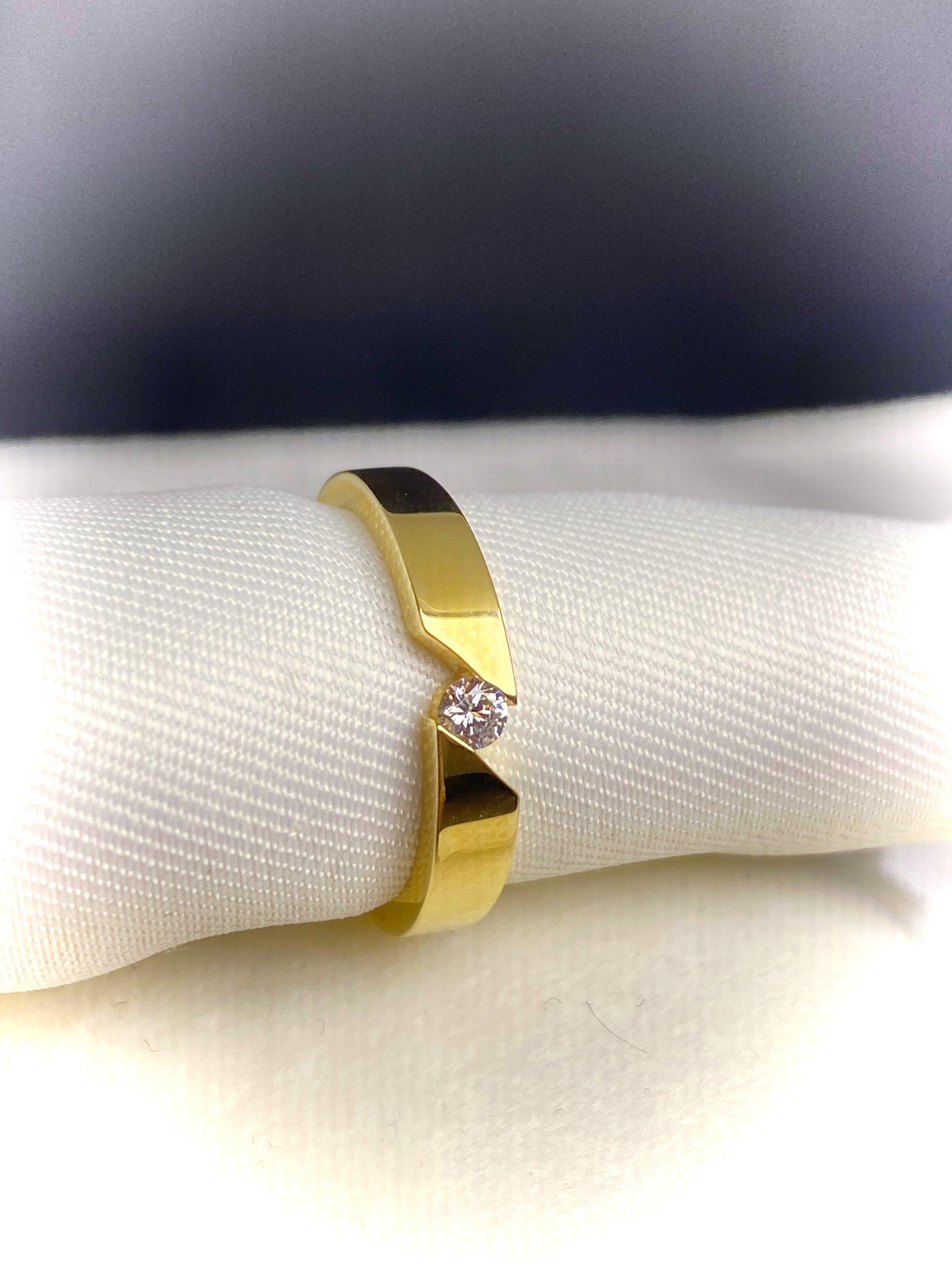 Zircon Stone Solitaire Ring 14 Carat
