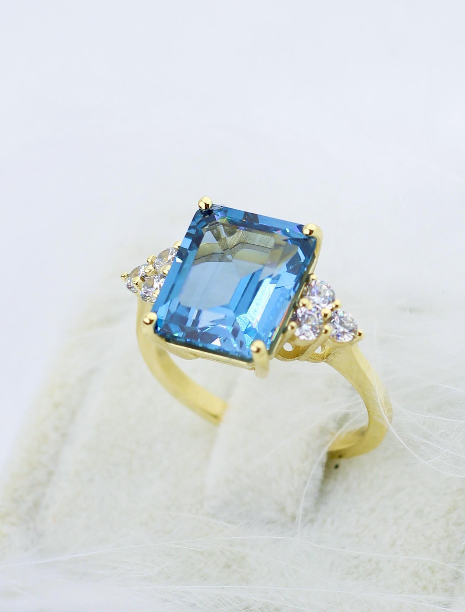  Zircon Stone Topaz Ring 14 Carat
