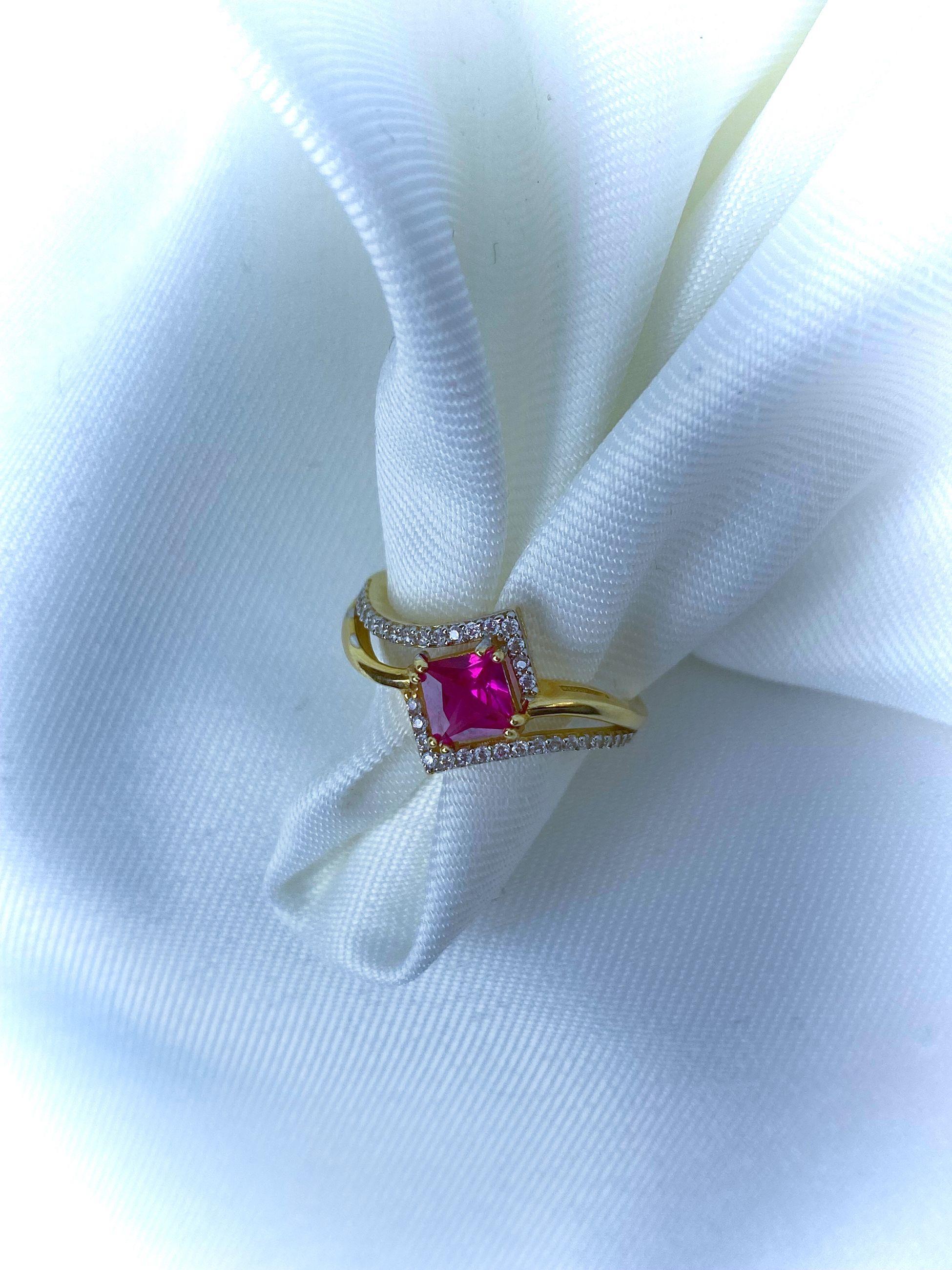 Zircon Stone and Pink Stone Ring 14 Carat