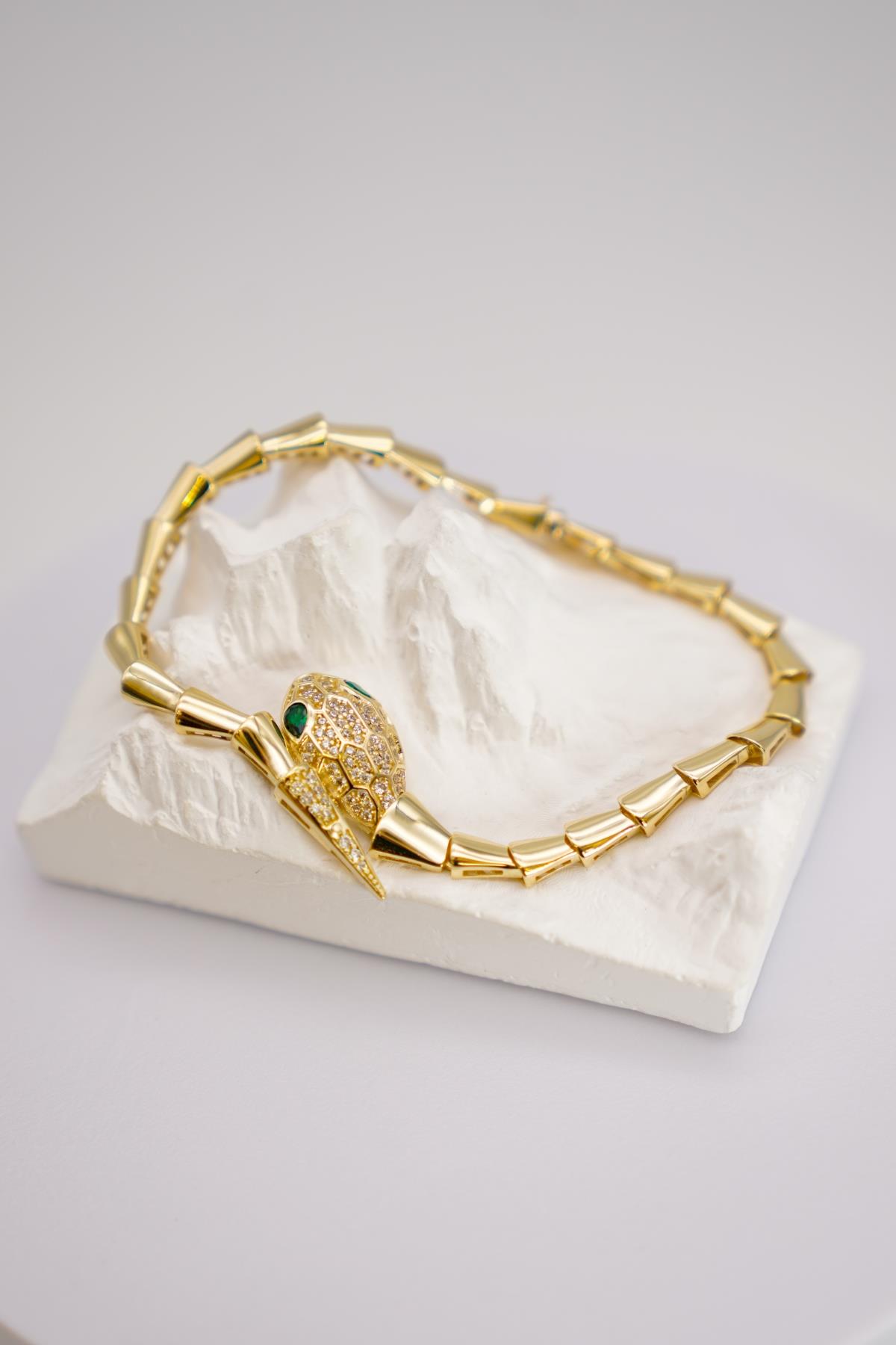 Zirkon Taşlı Yılan Figürlü 14 Ayar Altın Bileklik-Işıltılı ve Güçlü Tasarıma Sahip Model