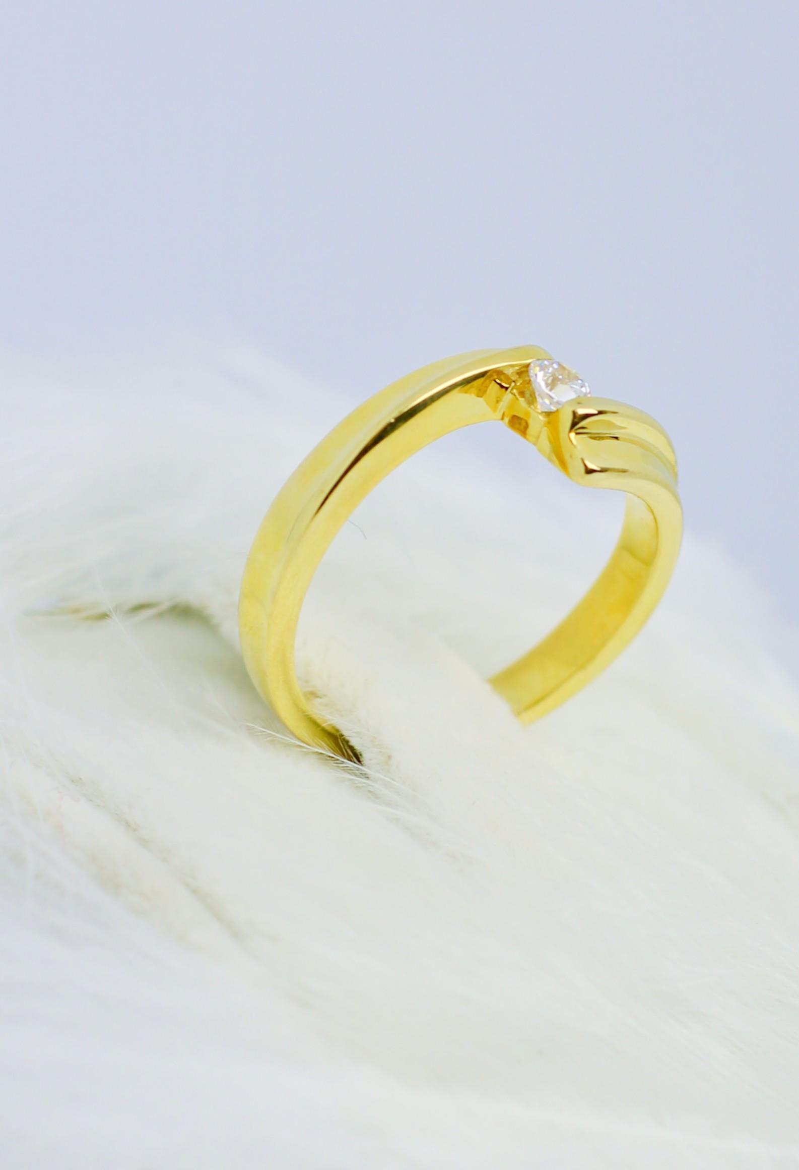 Zircon Stone Ring 14 Carat