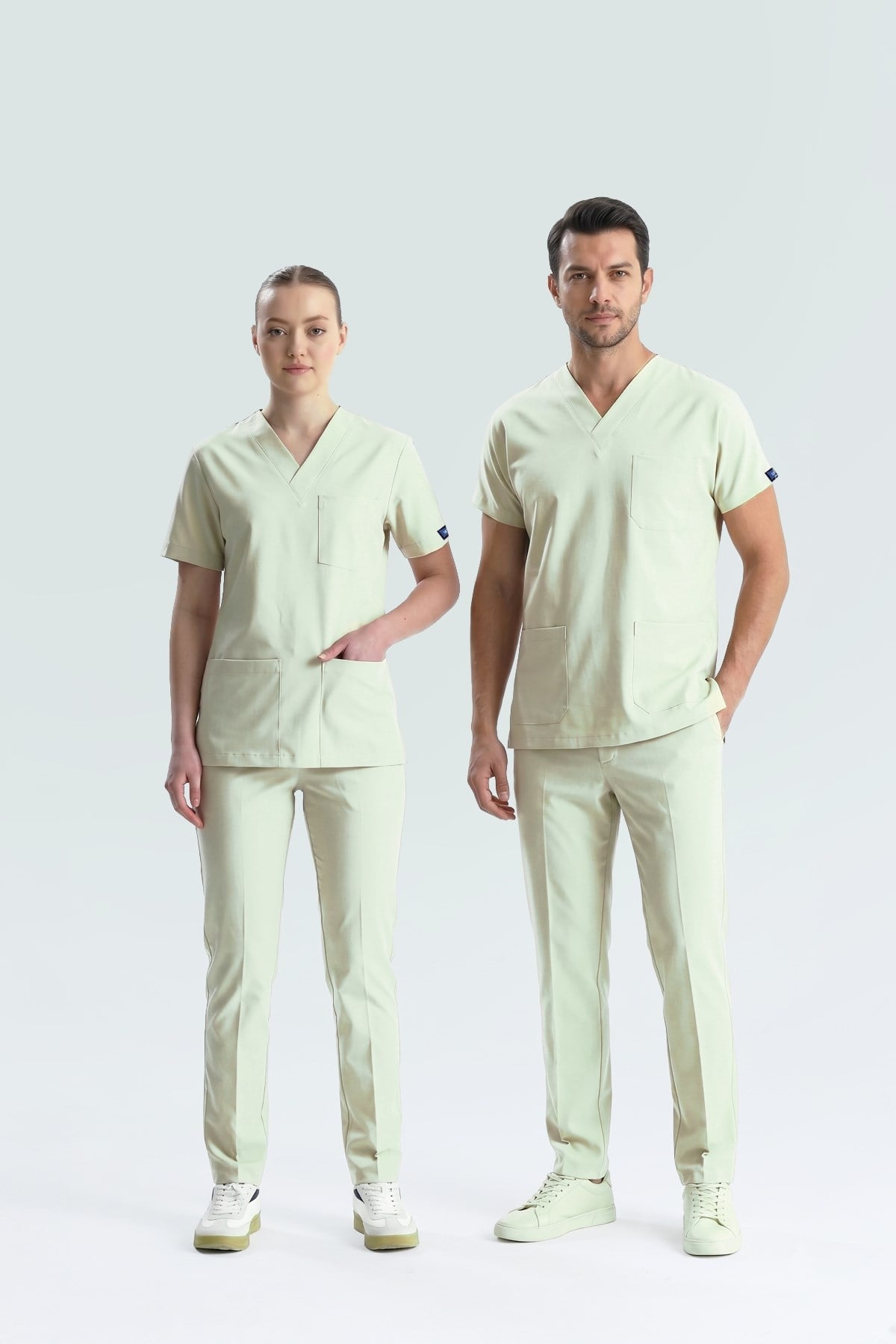 BEJ SAĞLIK TEKNİSYEN/TEKNİKER VE TIBBİ SEKRETER FORMASI LİKRALI SCRUBS TAKIM (MOTH)