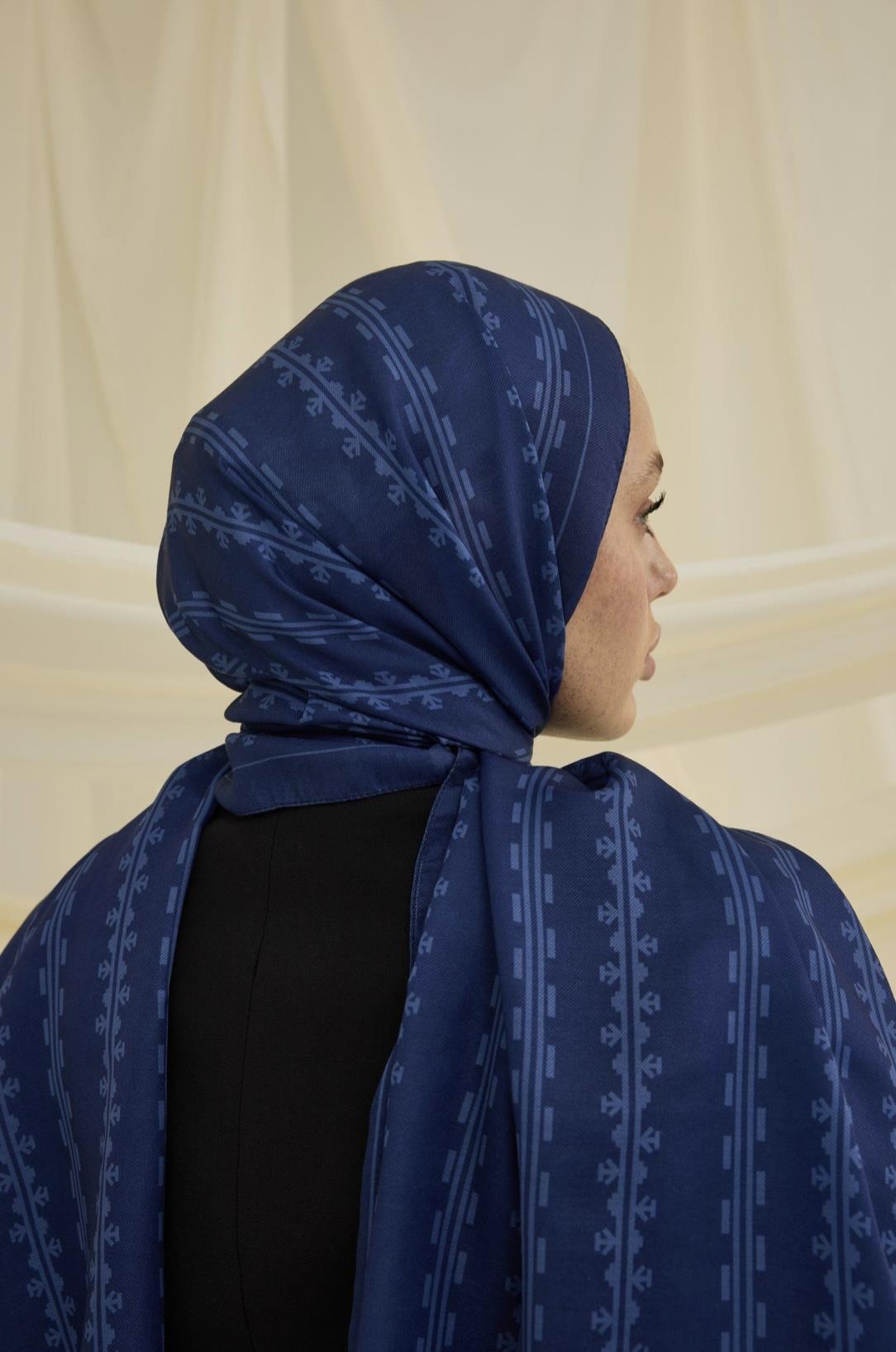 Beliza Lacivert Şal