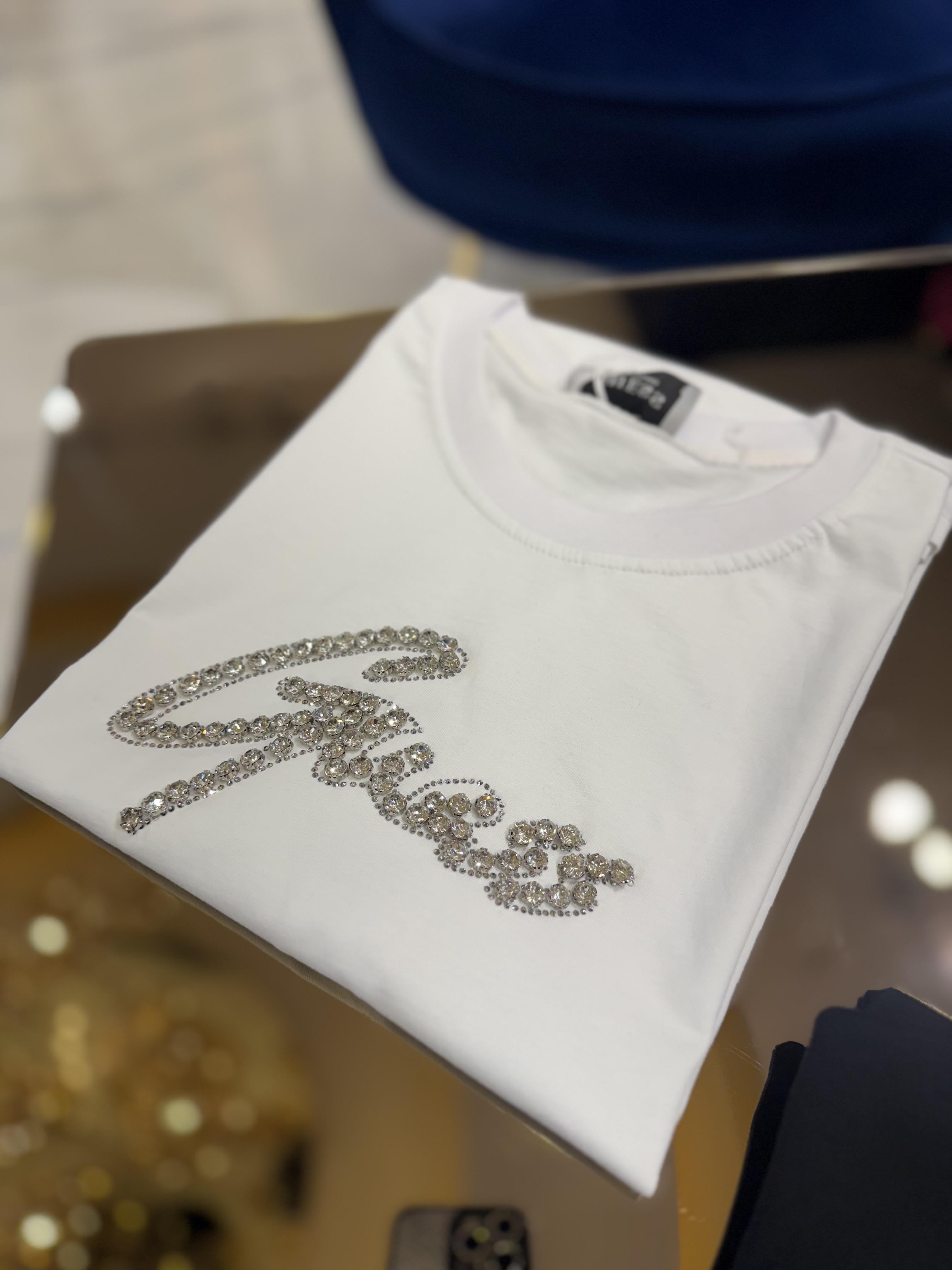 Marka Taşlı Tişört Beyaz