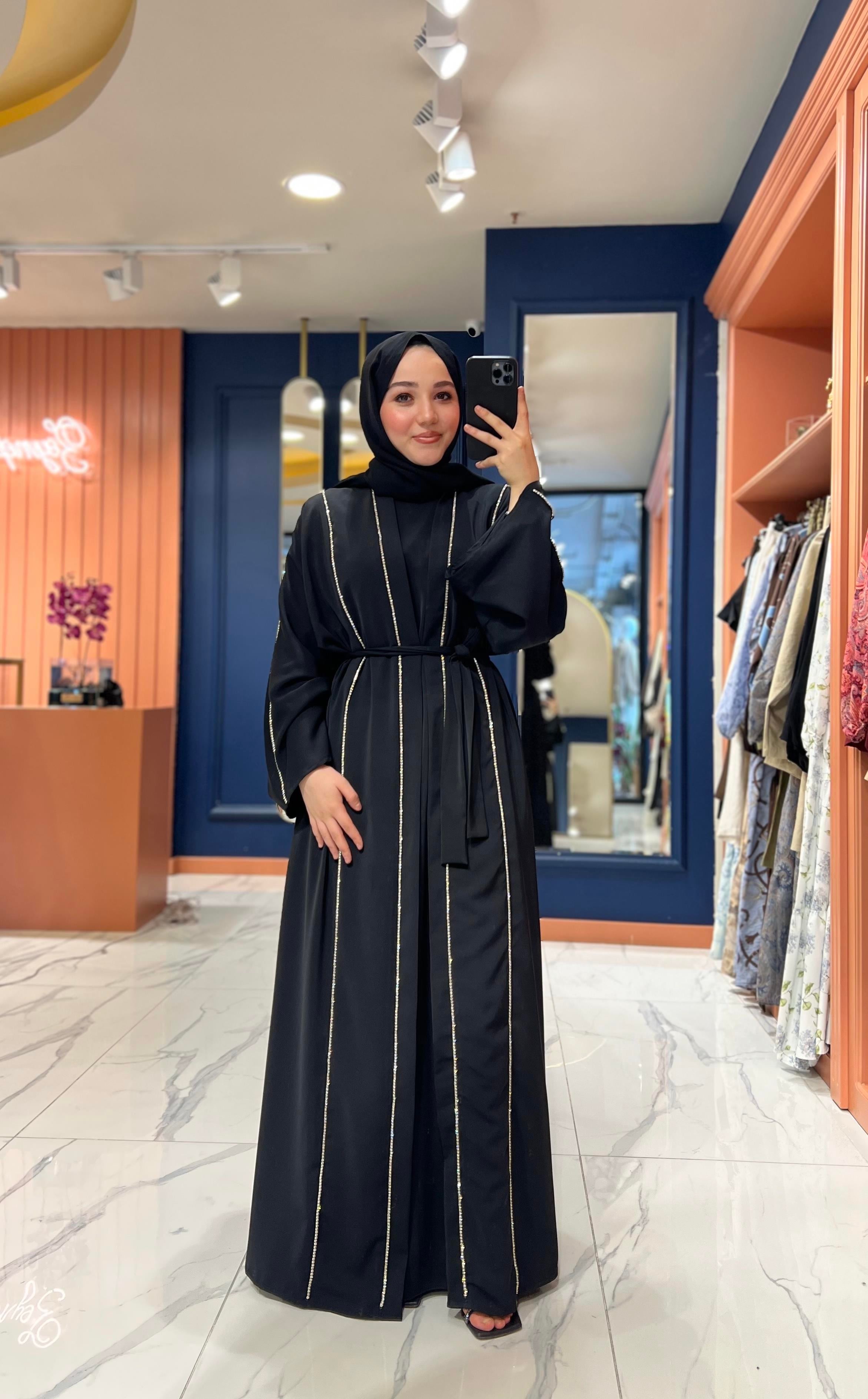 Şerit Taşlı Abaya Siyah
