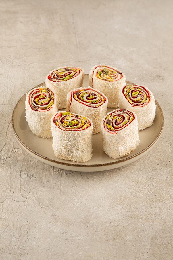 Hindistan Cevizli Narlı Sarma