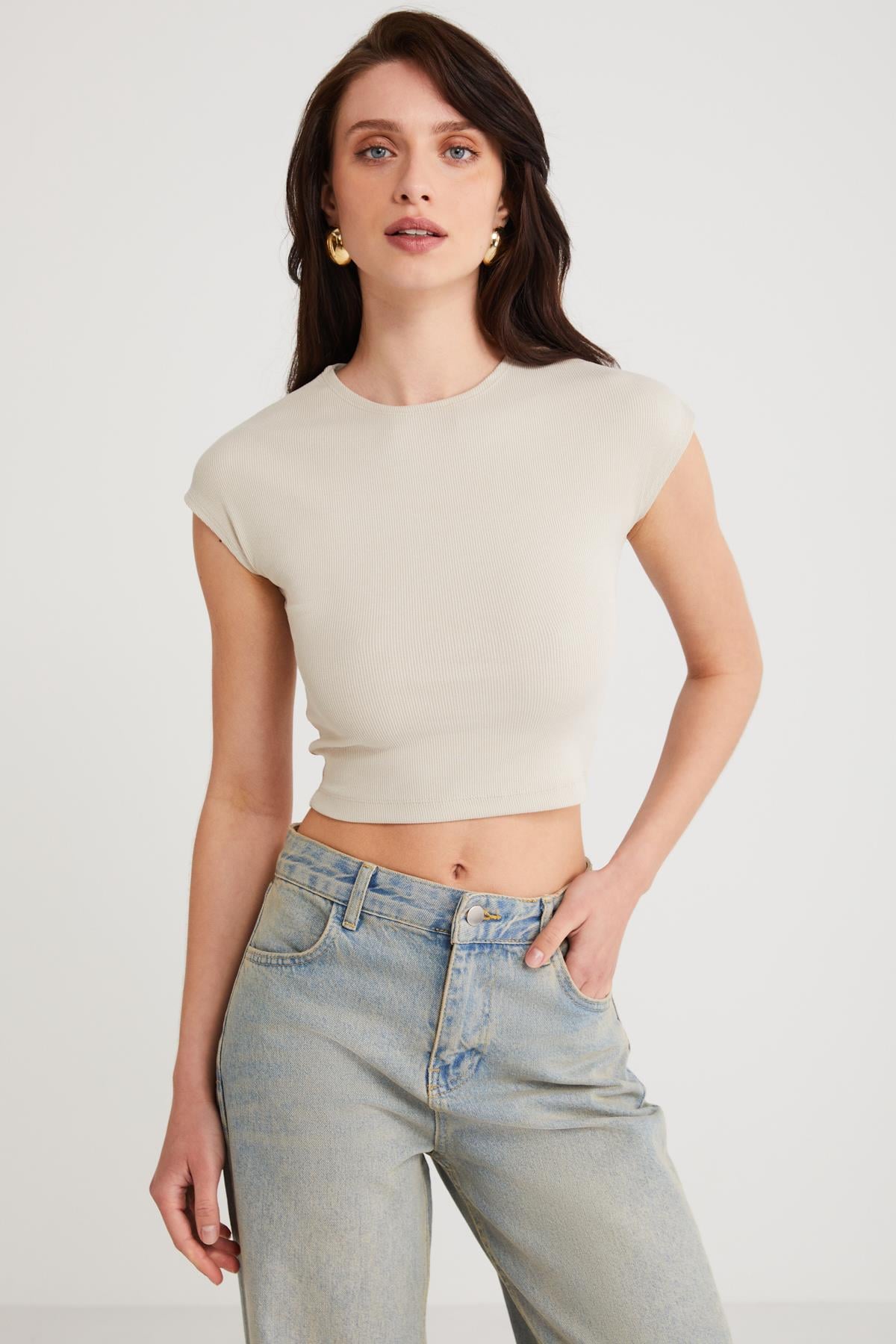 AYRA Kadın Fitilli Görünümlü Slim Fit Vücuda Oturan Bisiklet Yaka Kısa Kollu Crop Açık Gri Büstiyer